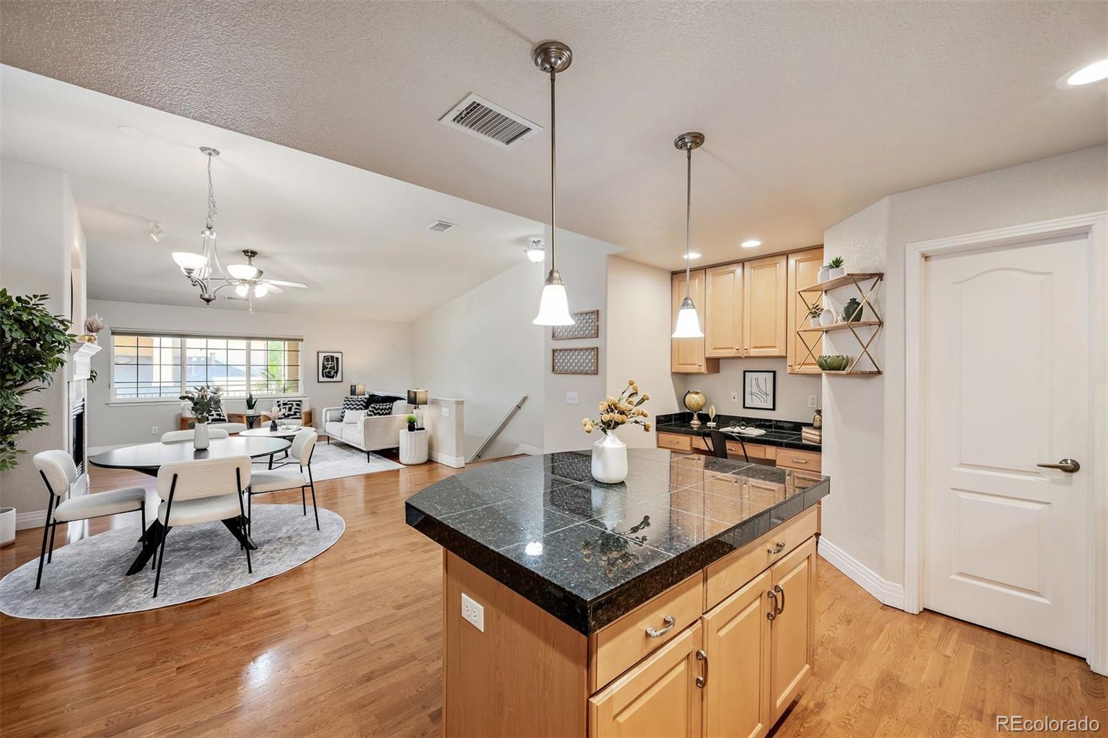 239 Quebec Street Unit: E