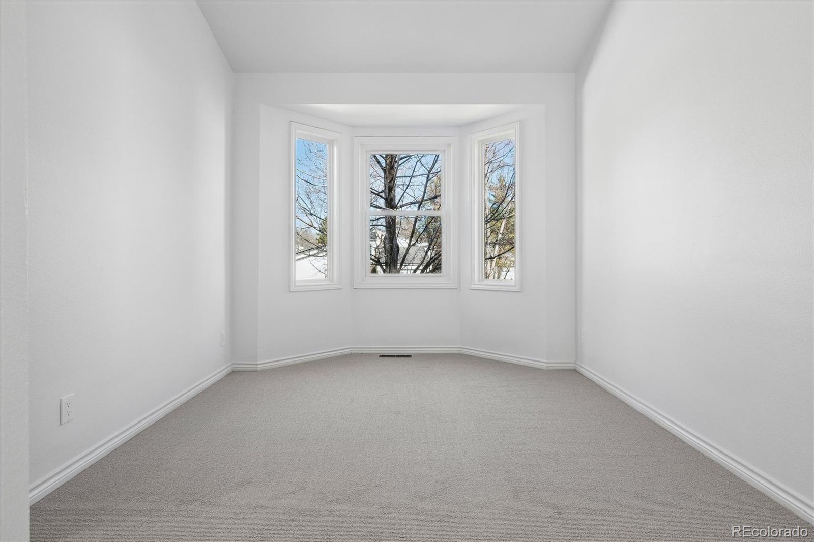 1655 S Syracuse Street