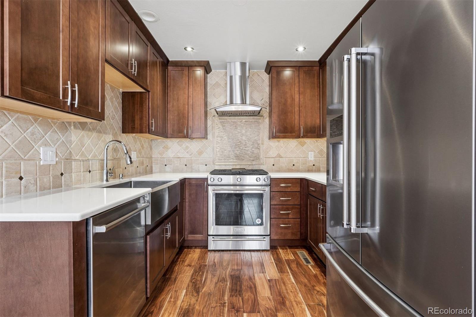 1655 S Syracuse Street