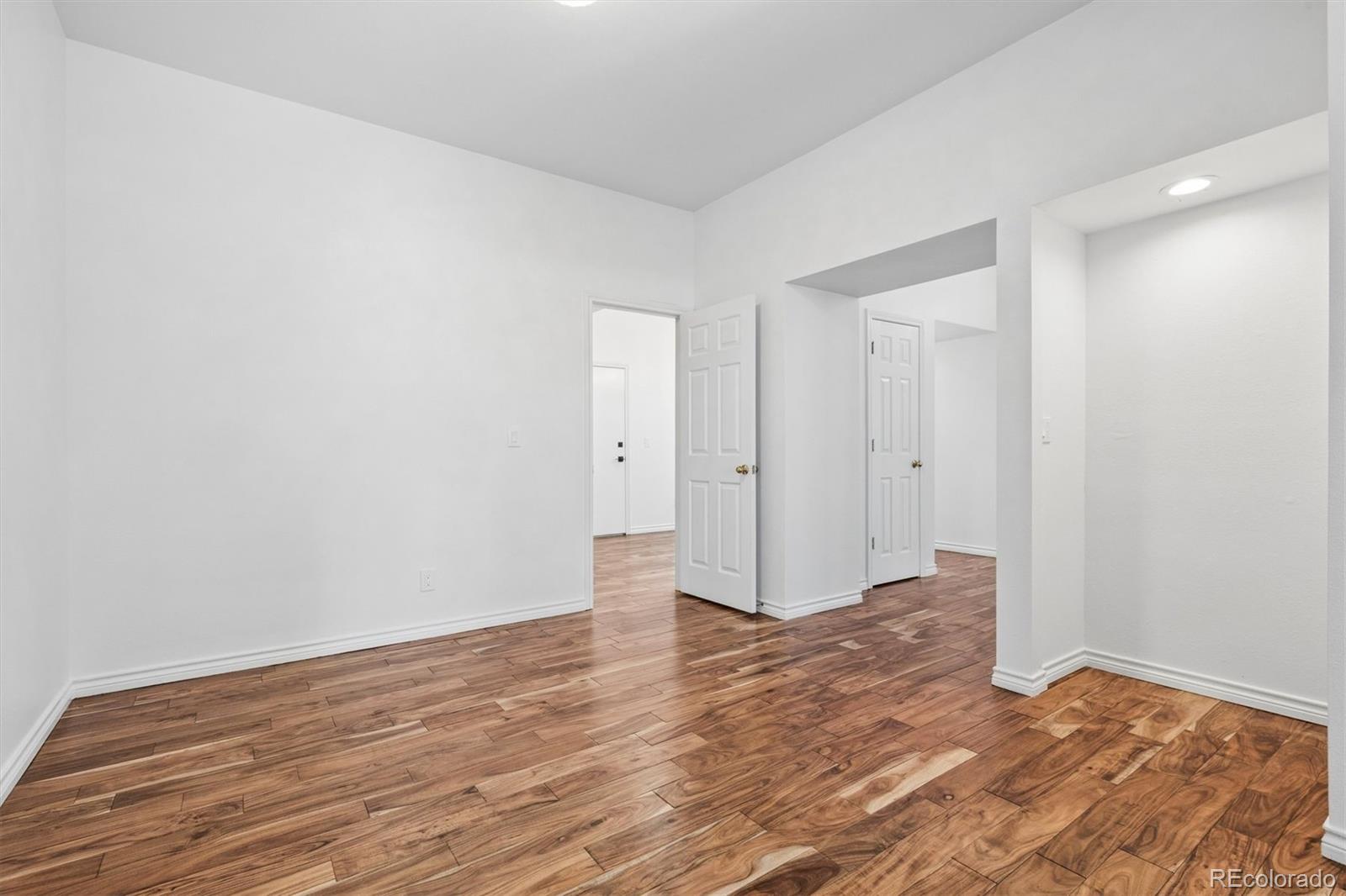 1655 S Syracuse Street