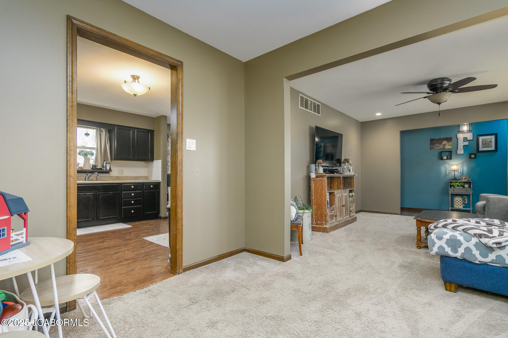 2418 SCENIC DRIVE