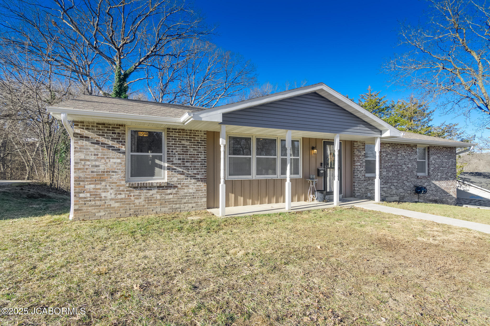 2418 SCENIC DRIVE