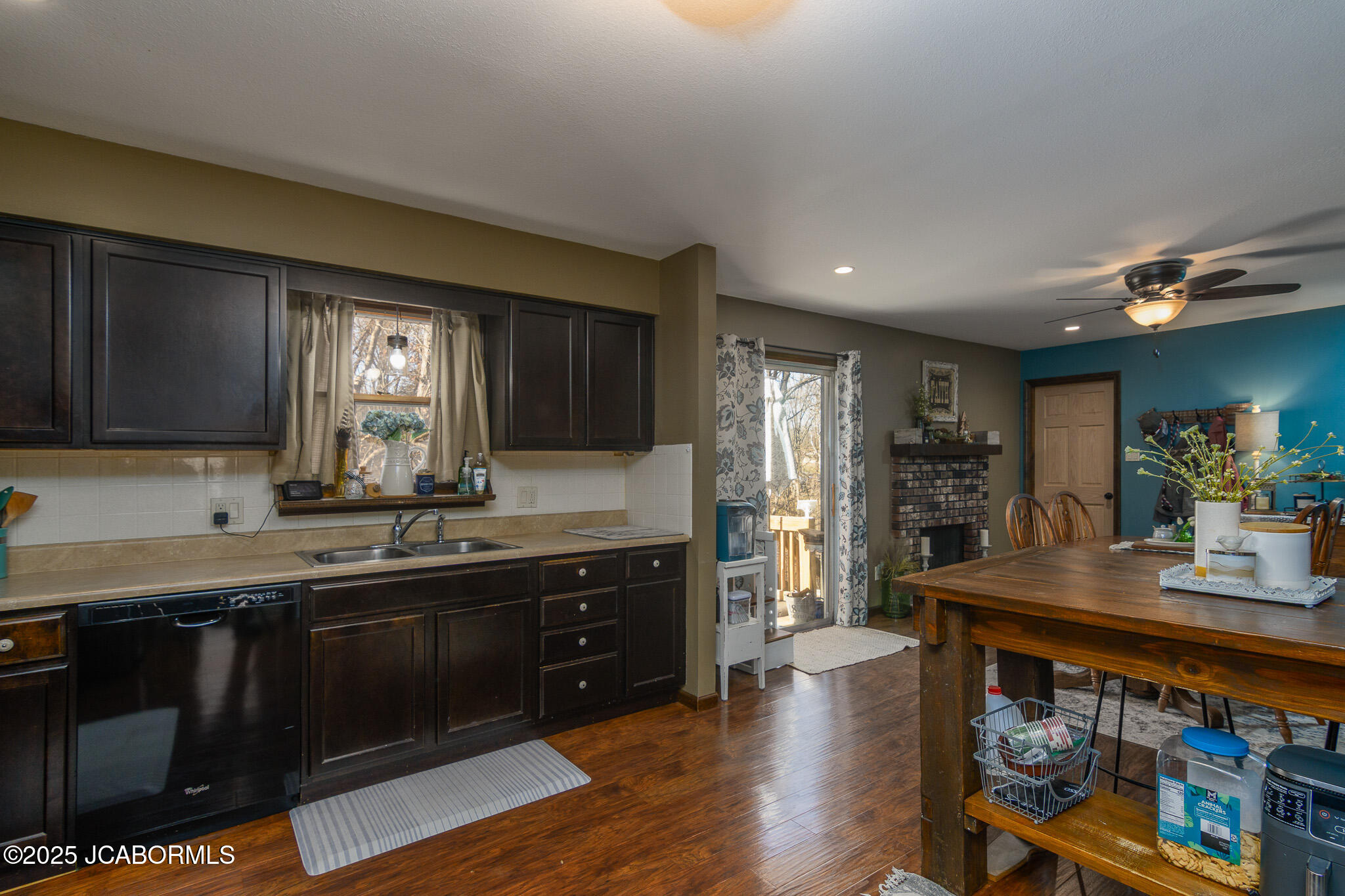 2418 SCENIC DRIVE