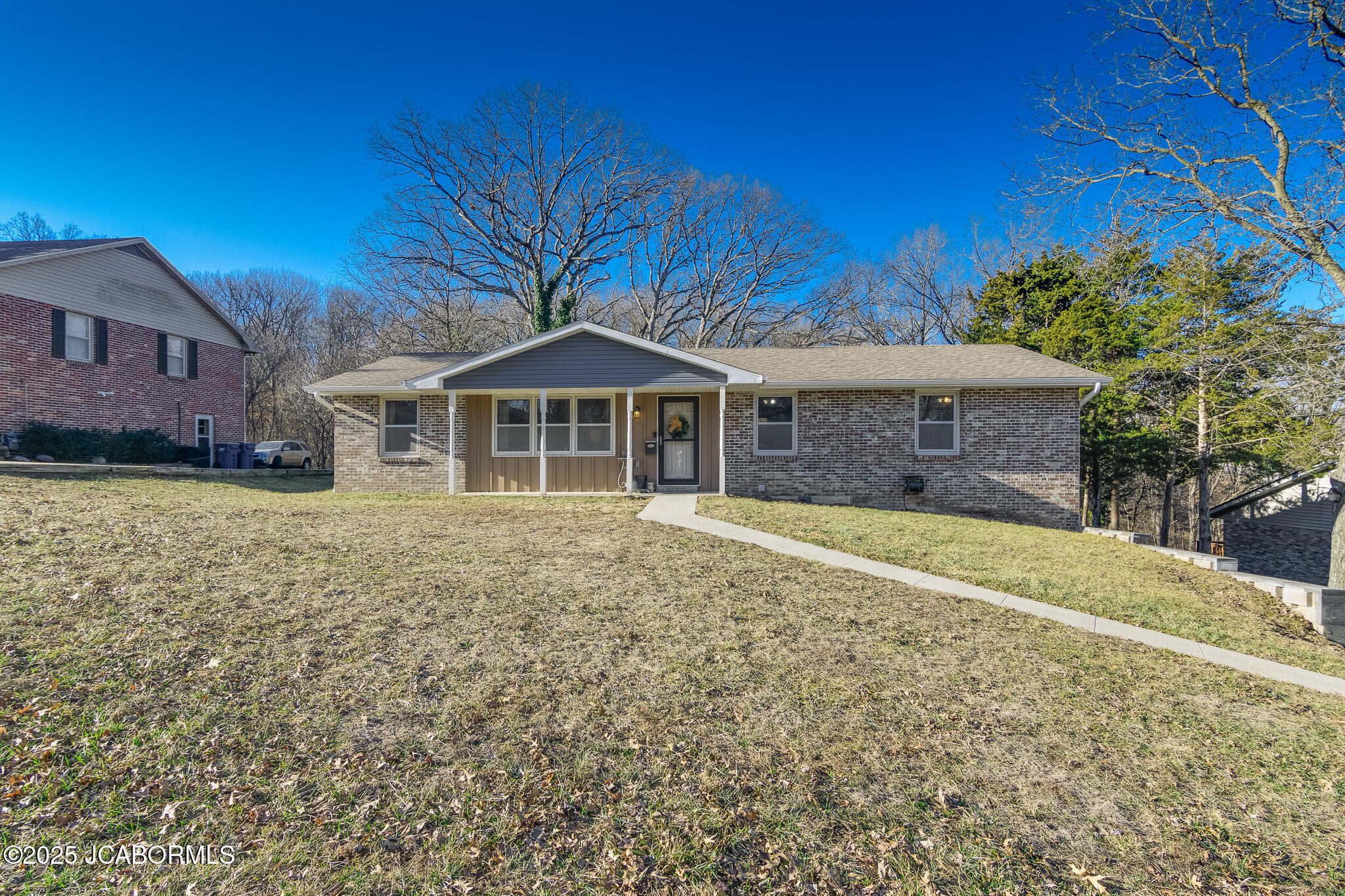 2418 SCENIC DRIVE