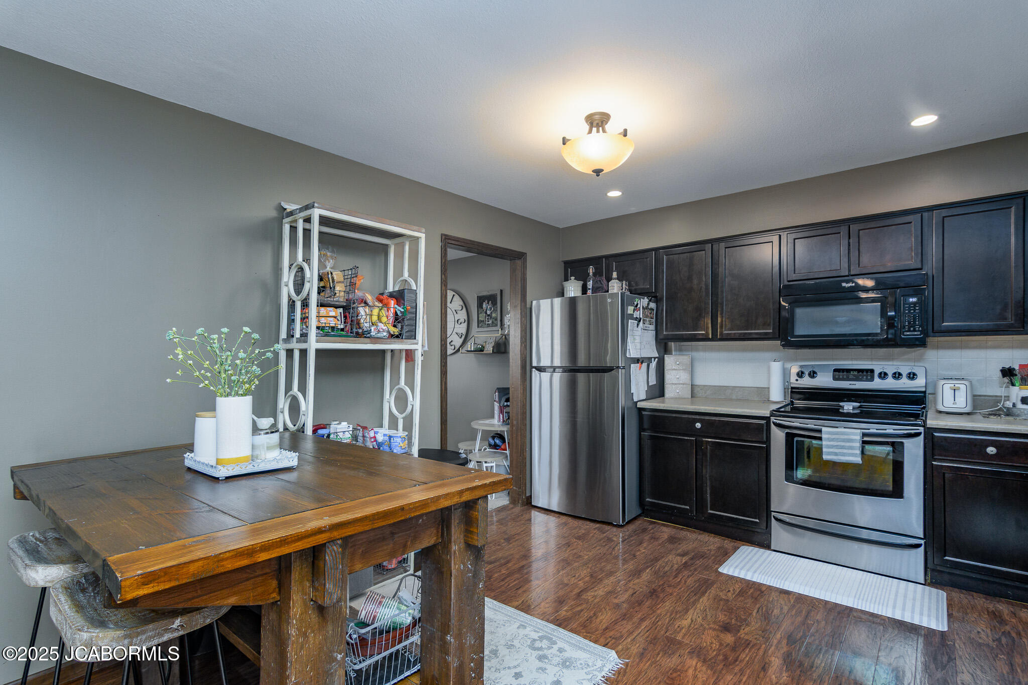 2418 SCENIC DRIVE