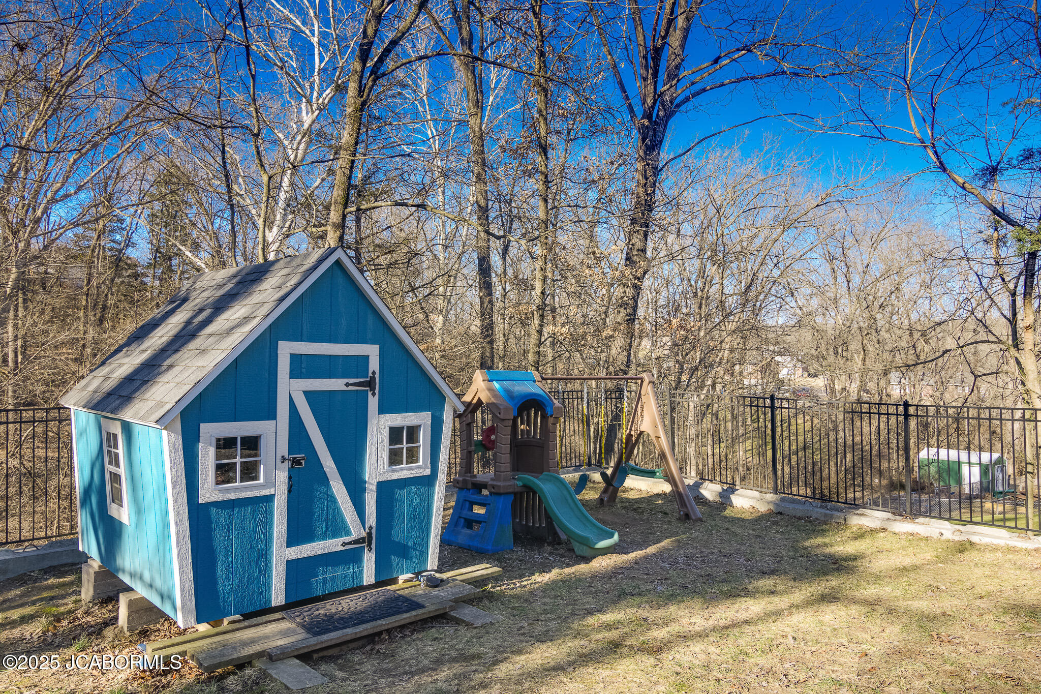 2418 SCENIC DRIVE