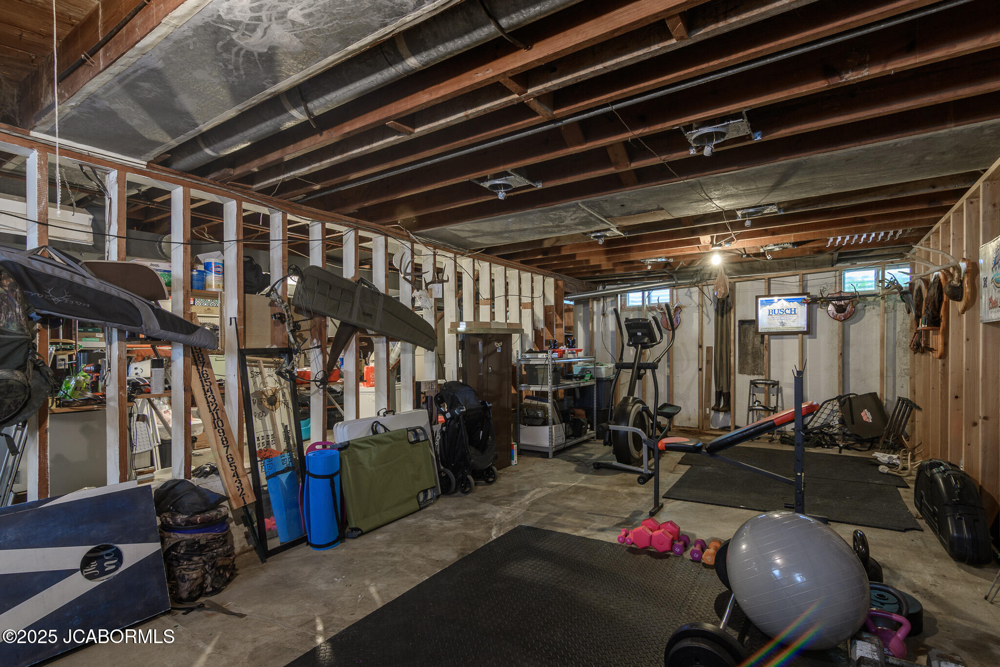 1912 HAYSELTON DRIVE