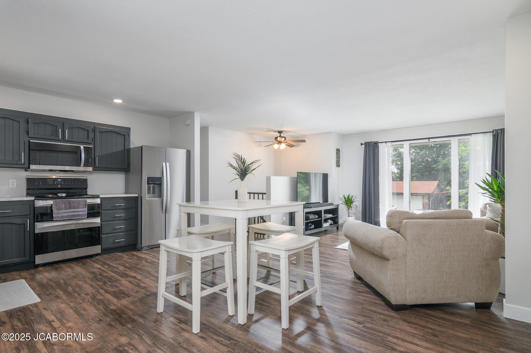 137 W HAVEN DRIVE
