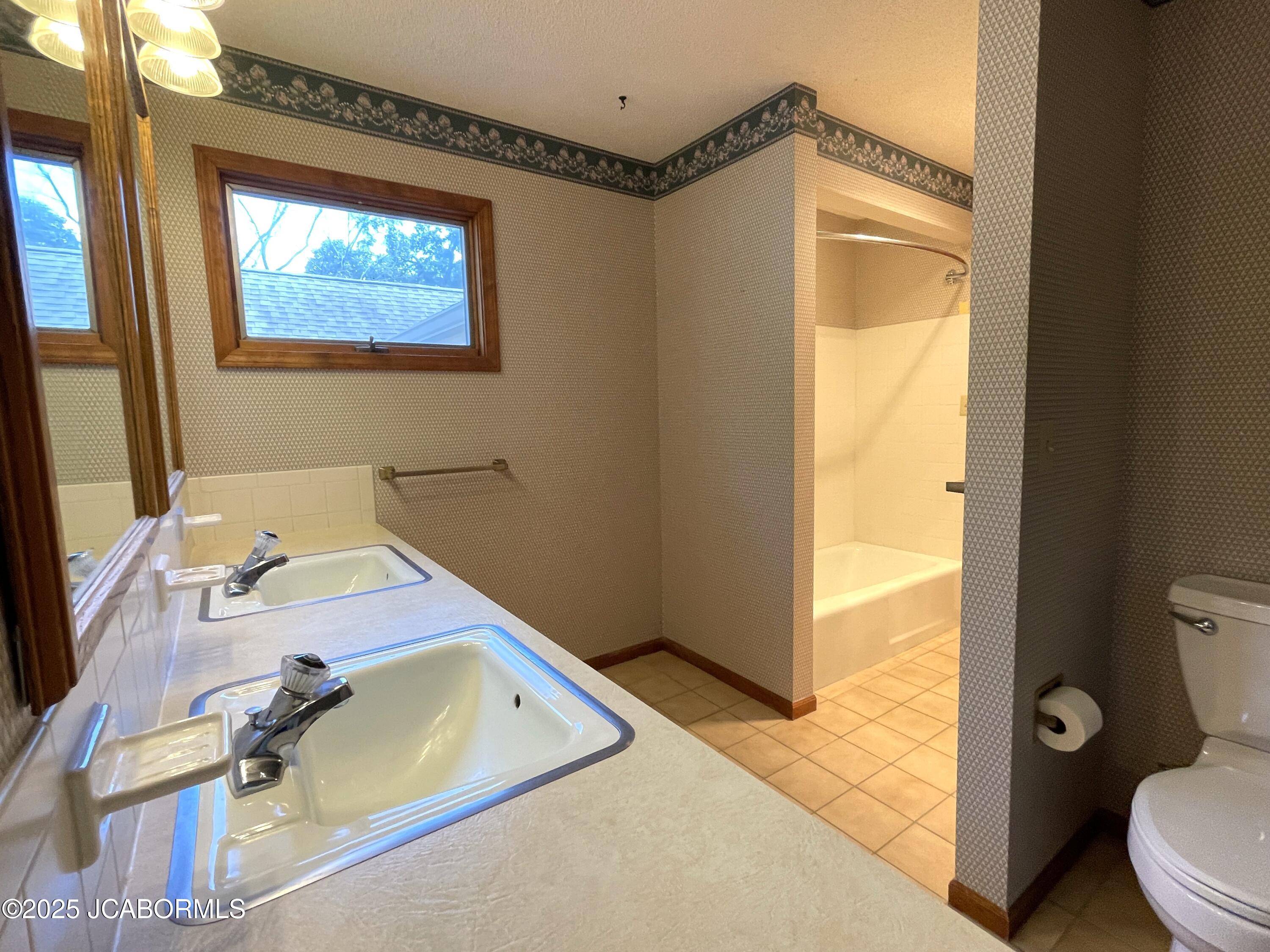 1744 ENGELWOOD DRIVE