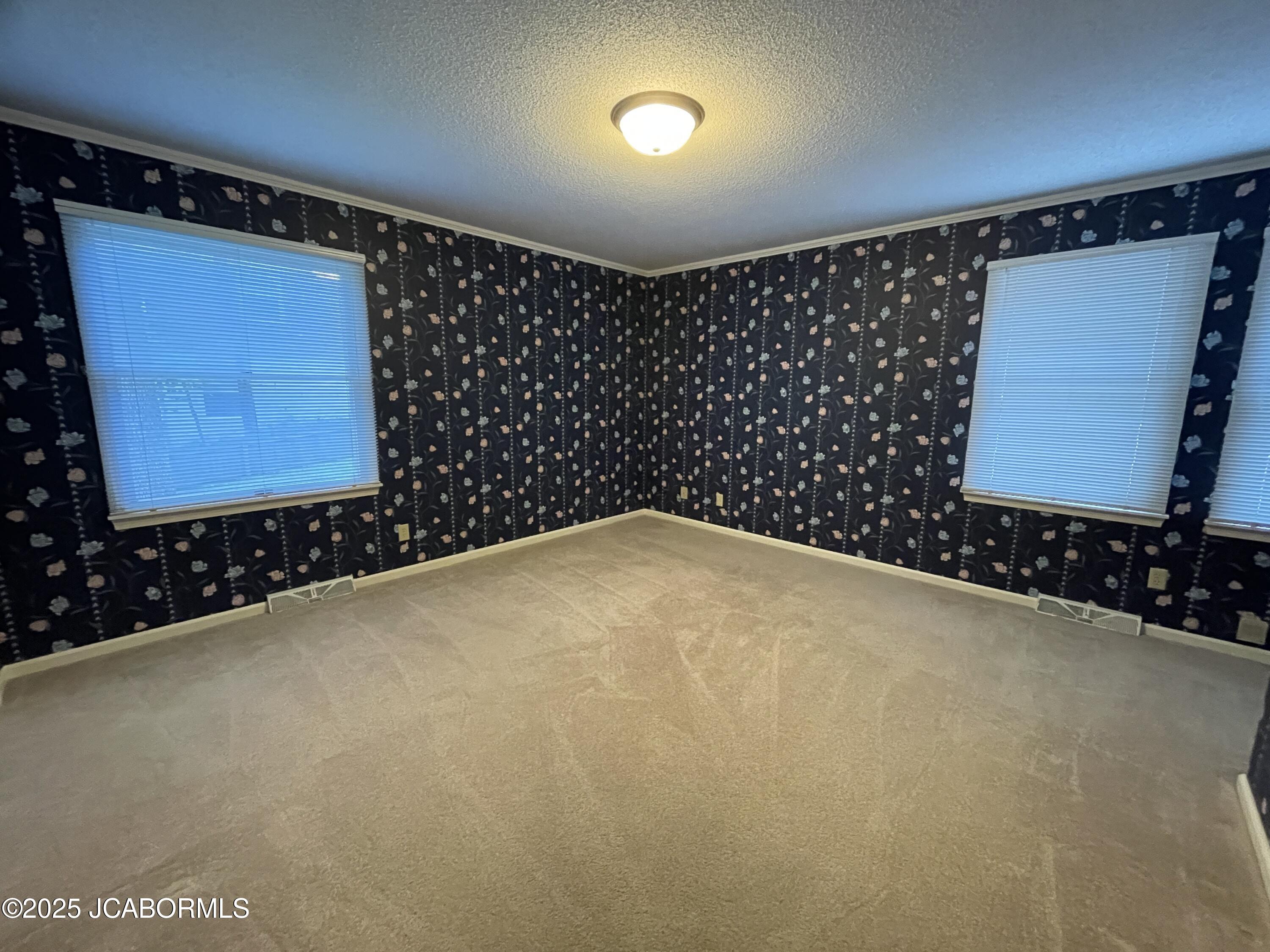 1744 ENGELWOOD DRIVE