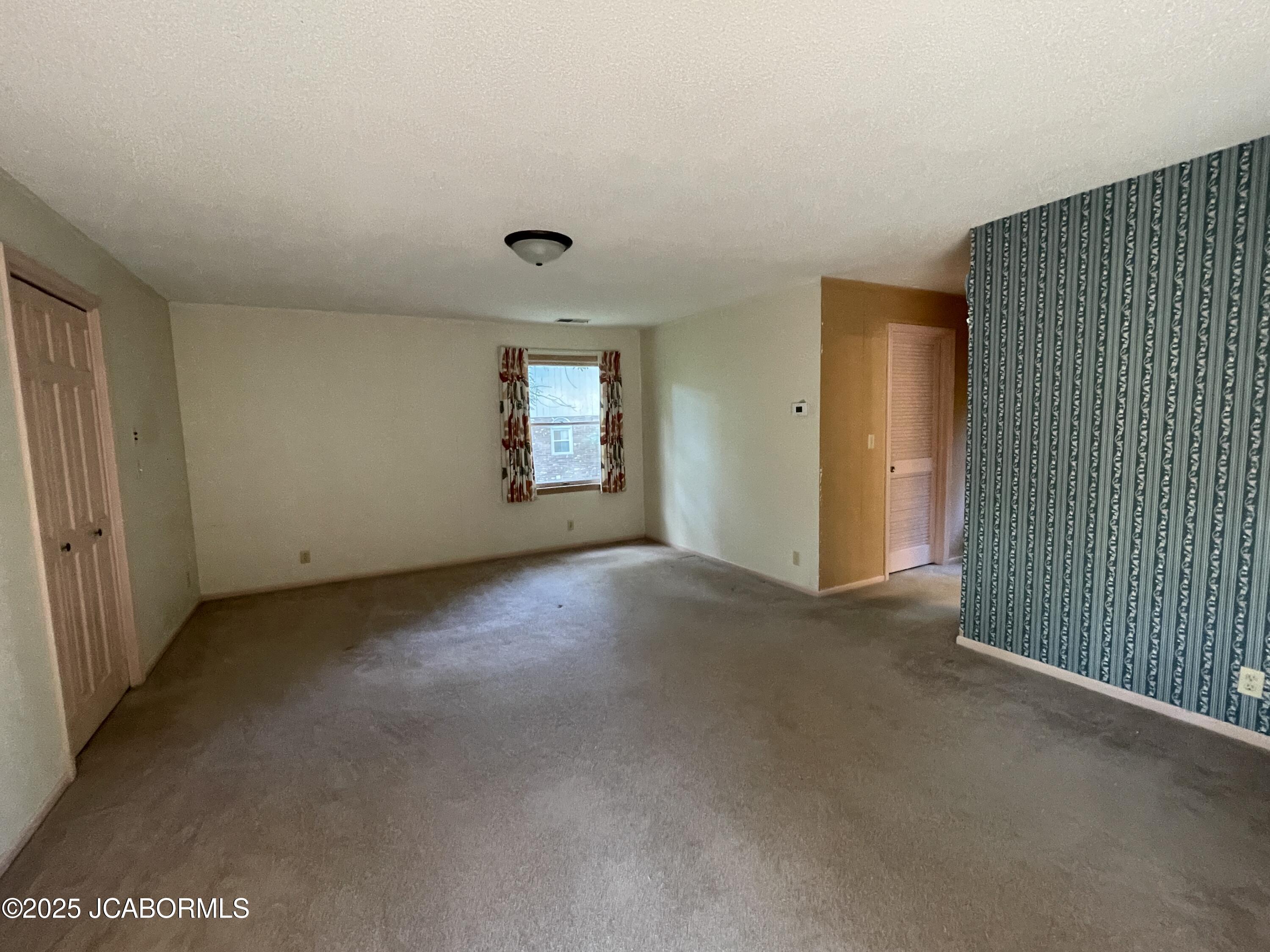 1744 ENGELWOOD DRIVE