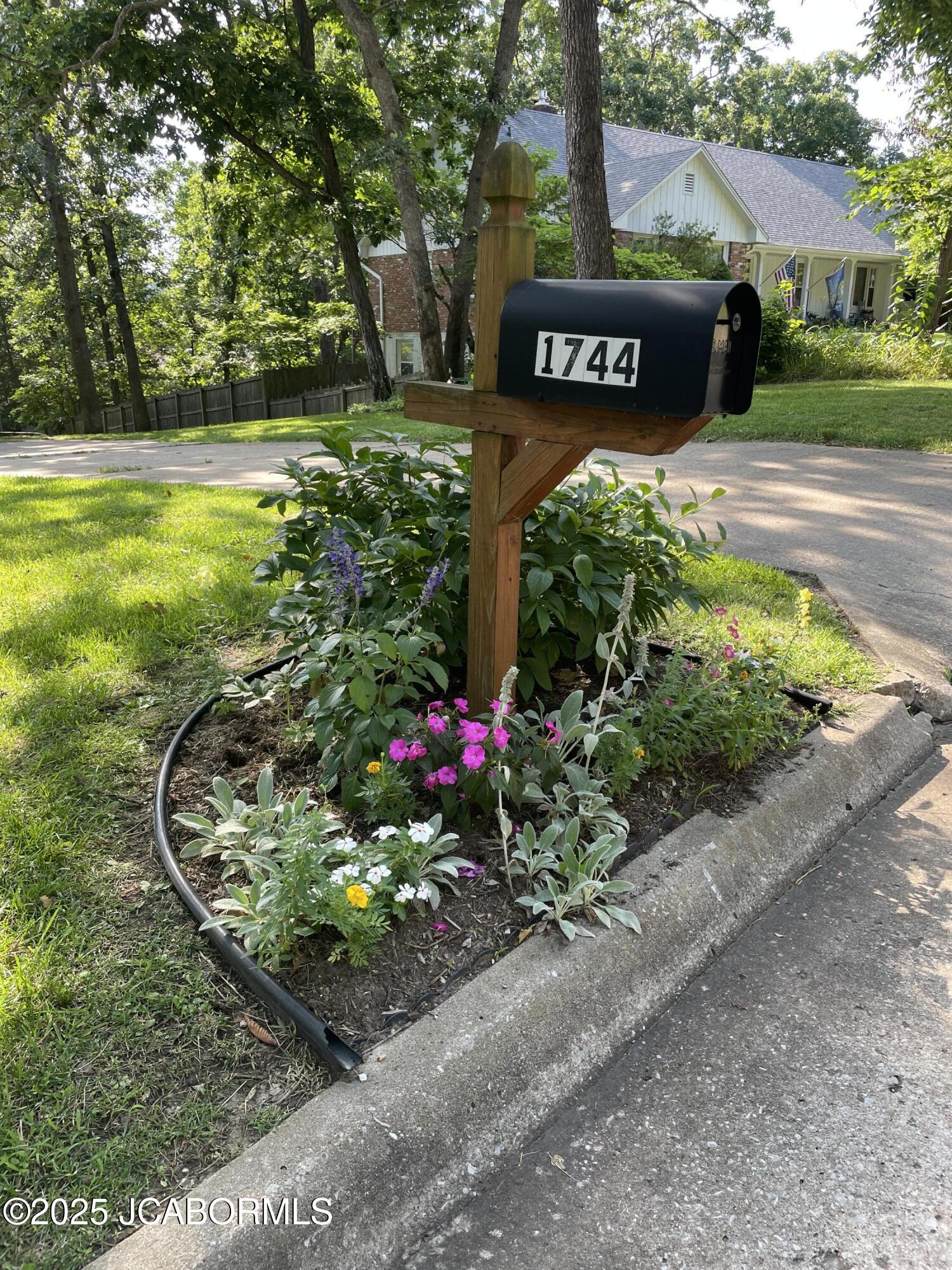 1744 ENGELWOOD DRIVE