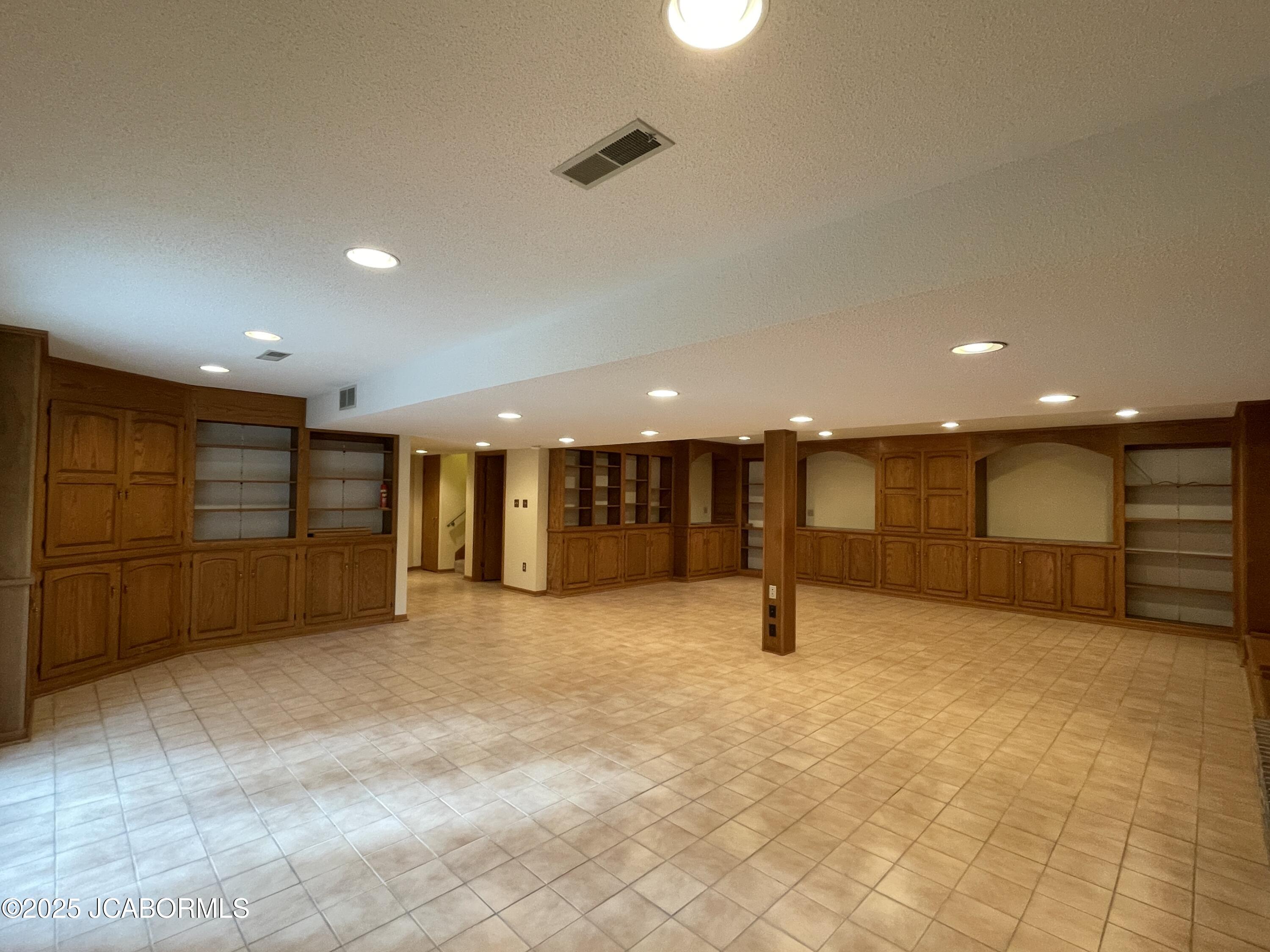 1744 ENGELWOOD DRIVE