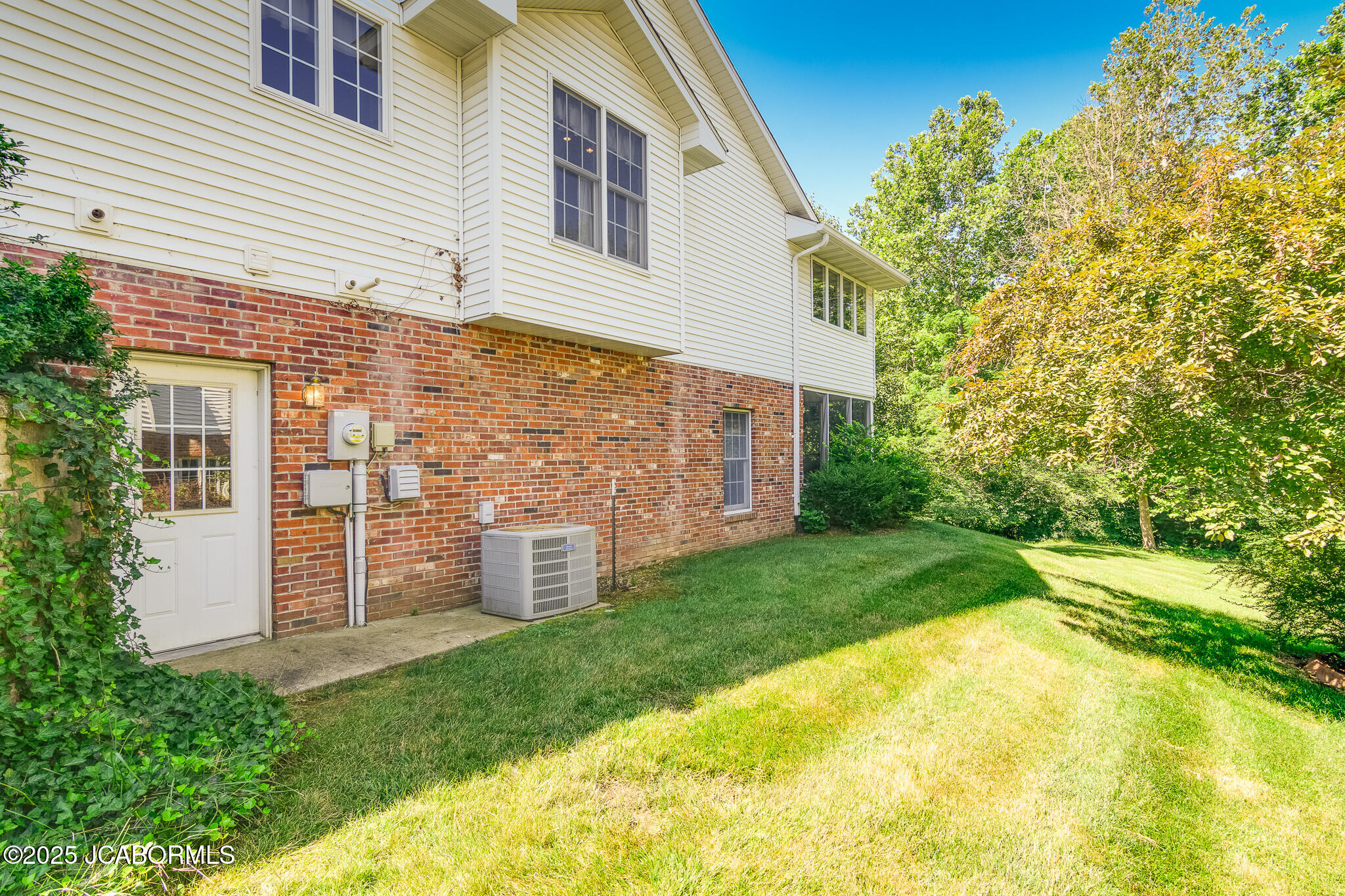 812 STRASBURG COURT