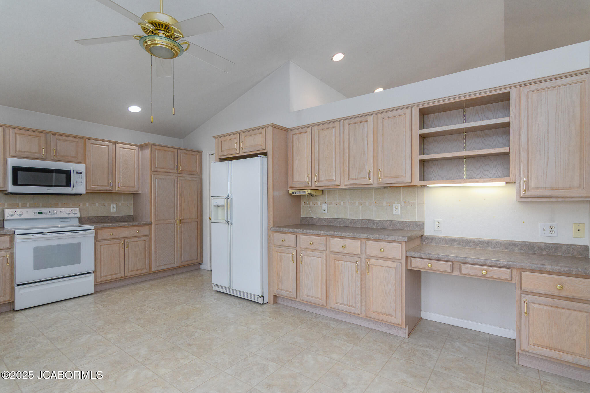 812 STRASBURG COURT