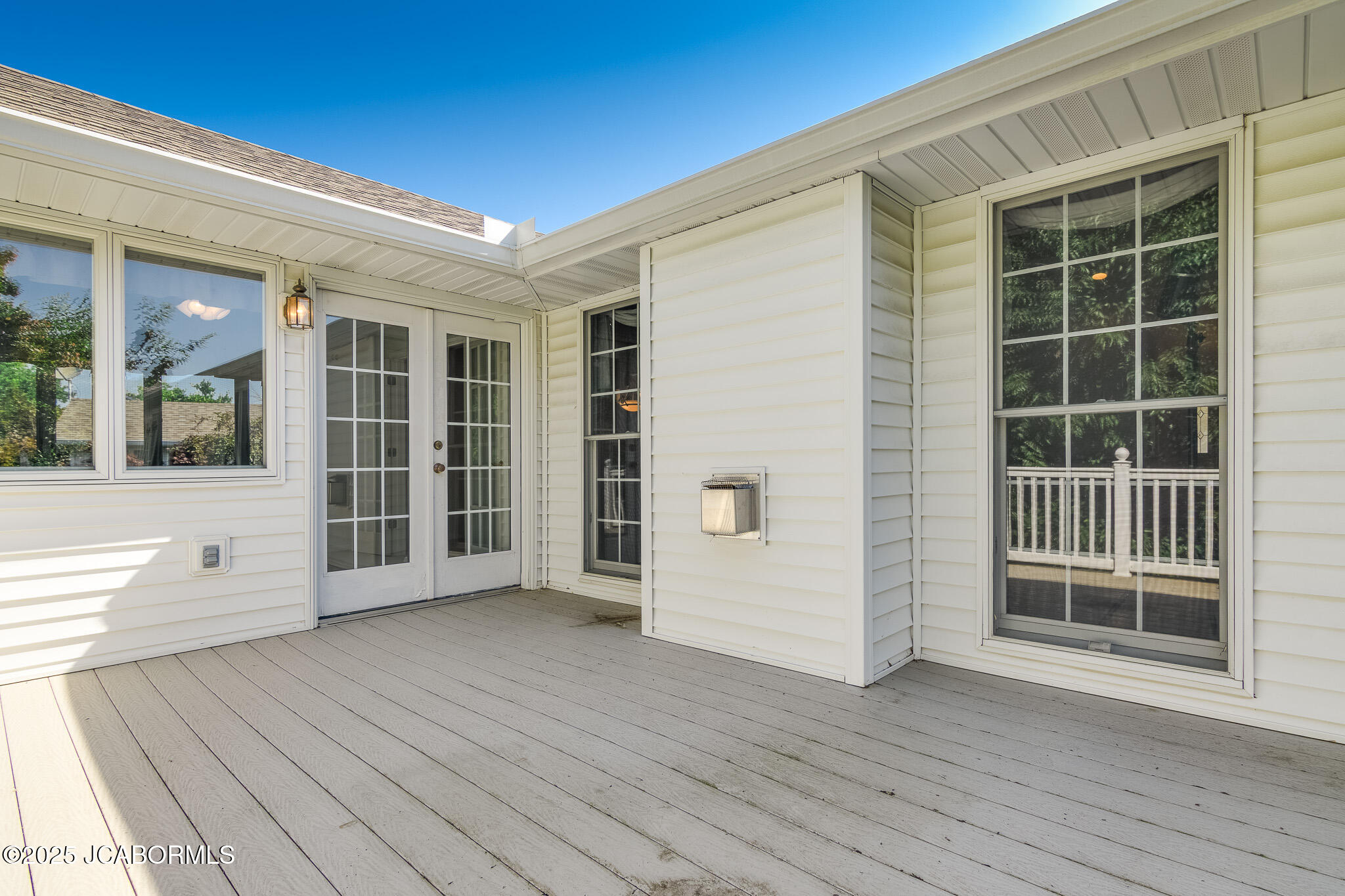 812 STRASBURG COURT