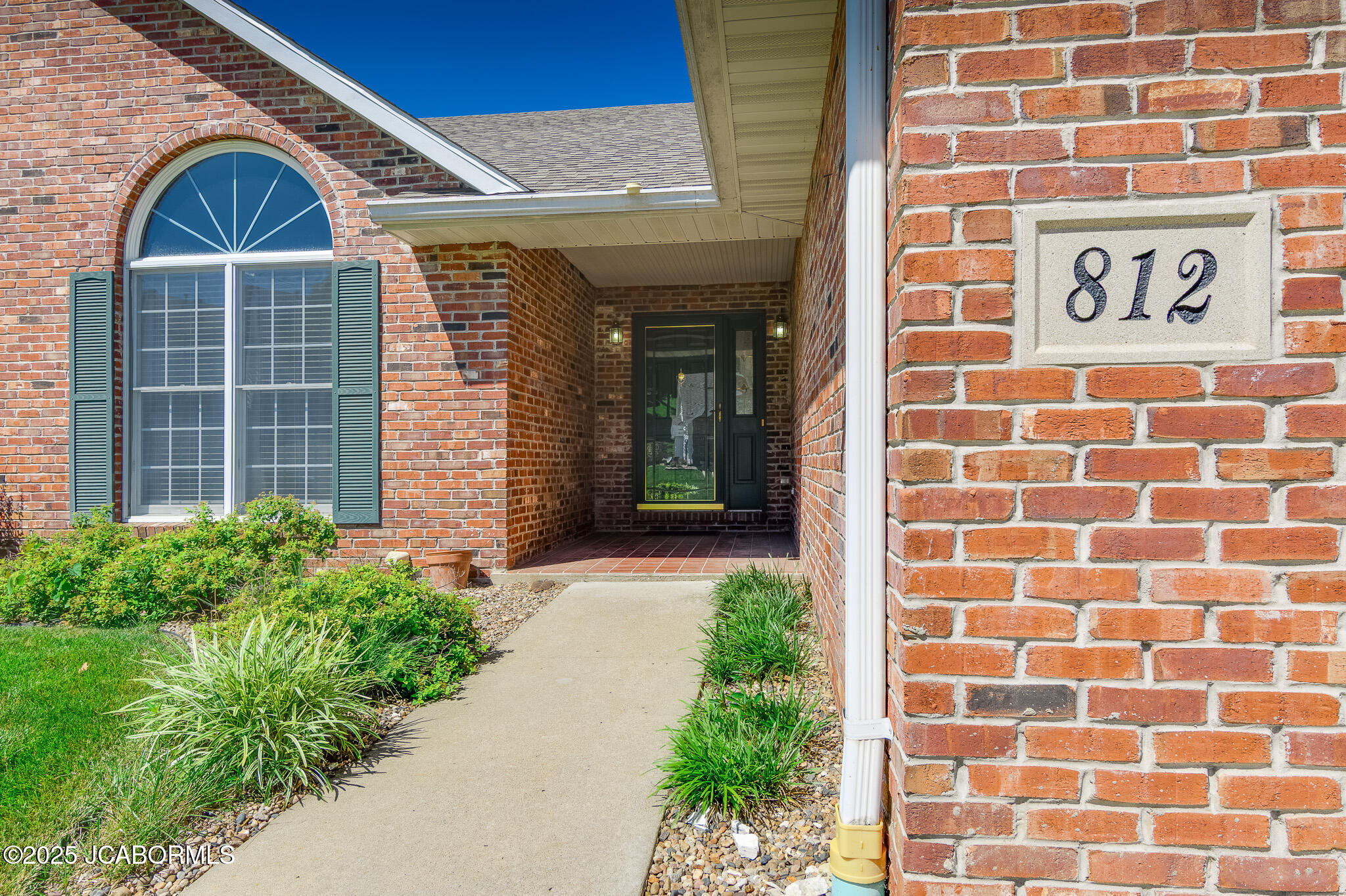 812 STRASBURG COURT