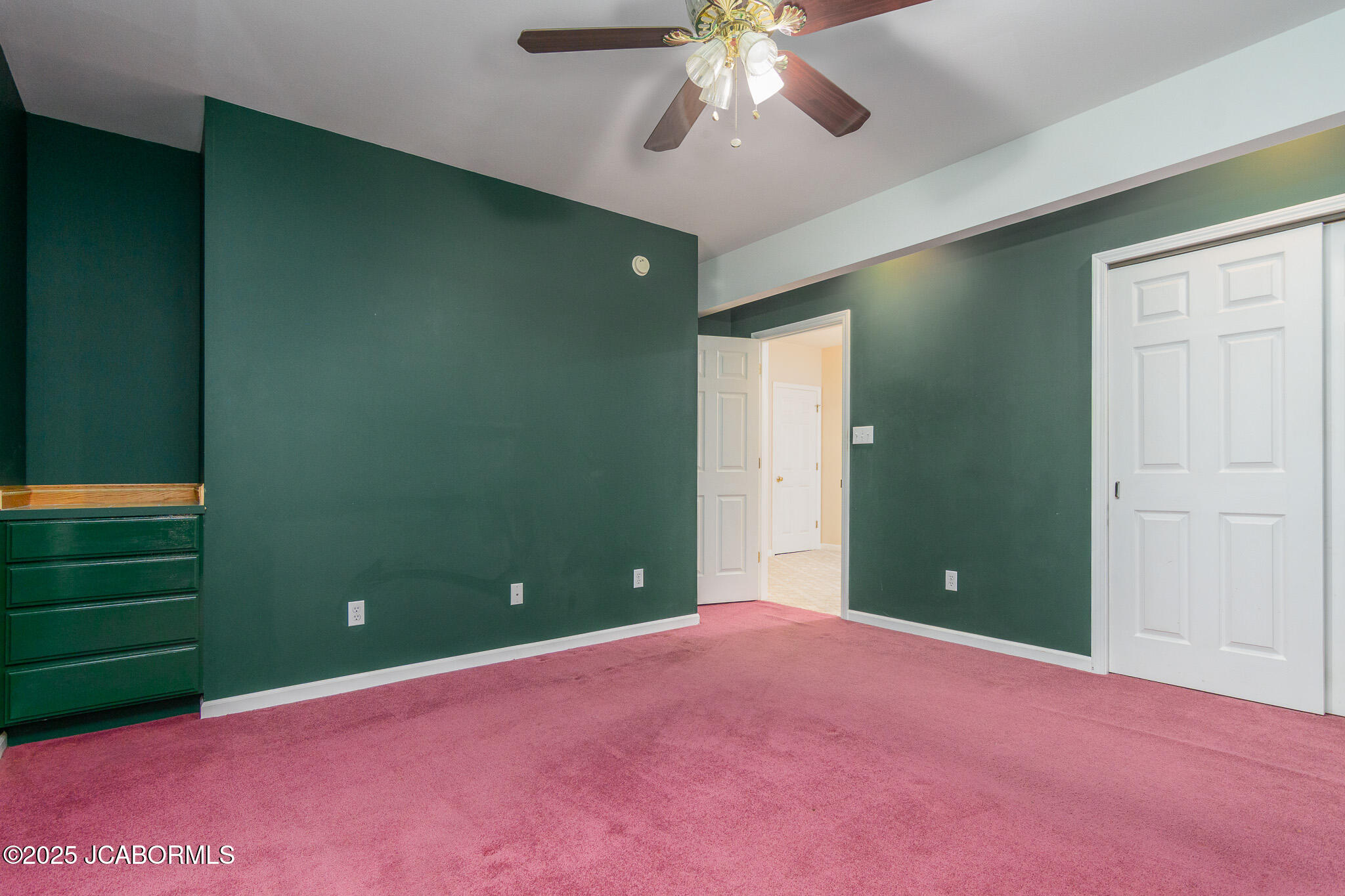 812 STRASBURG COURT