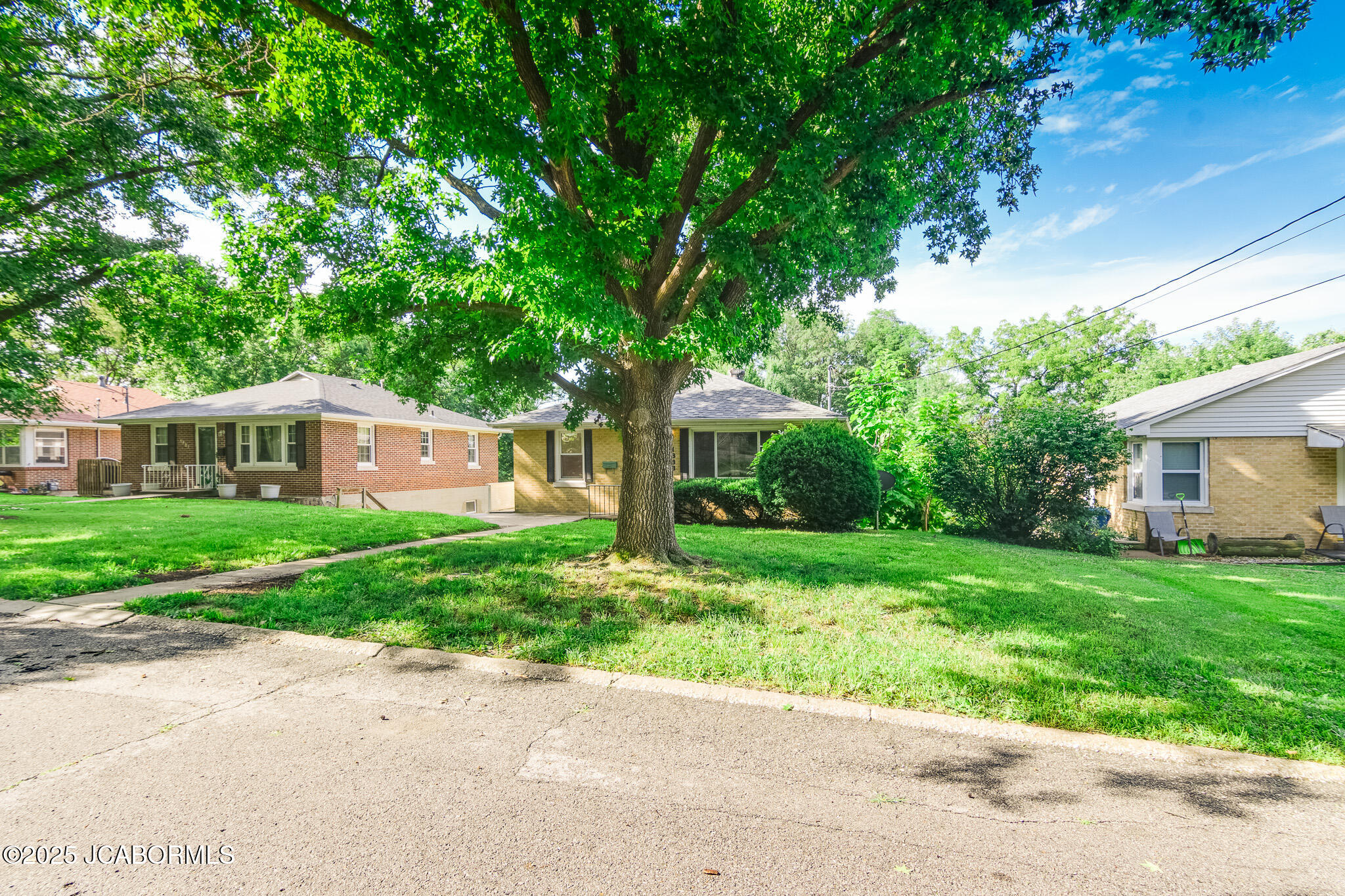 1833 W MCCARTY STREET