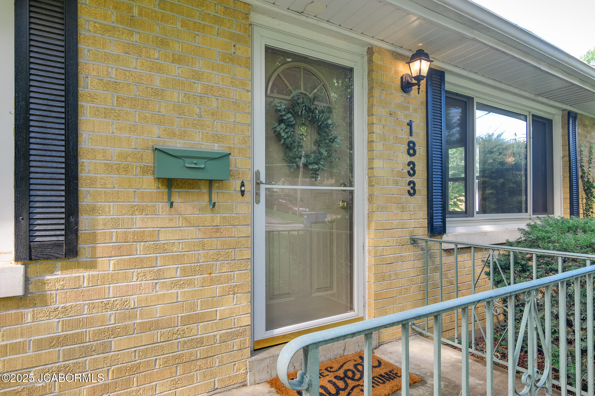 1833 W MCCARTY STREET