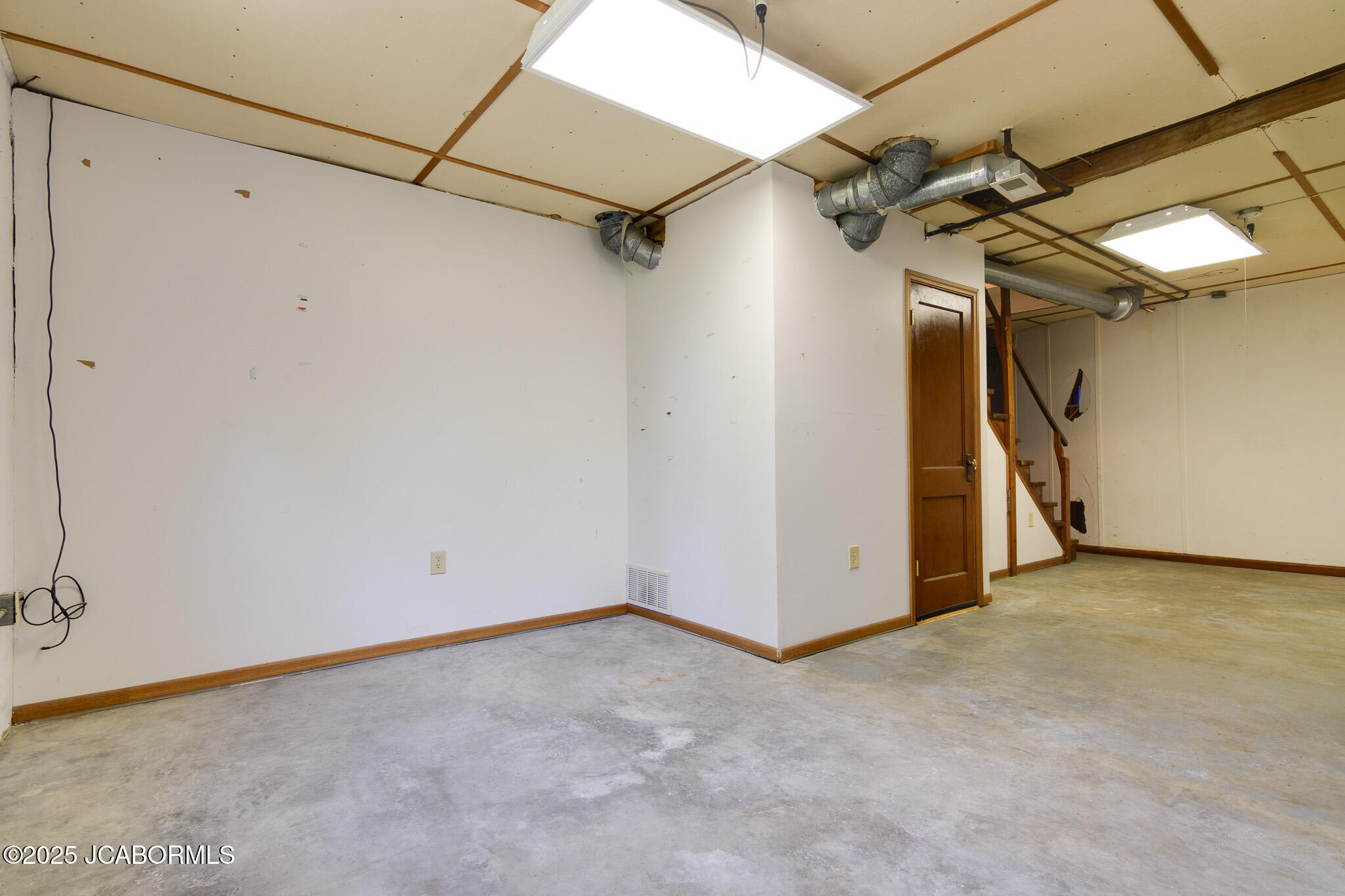 1833 W MCCARTY STREET