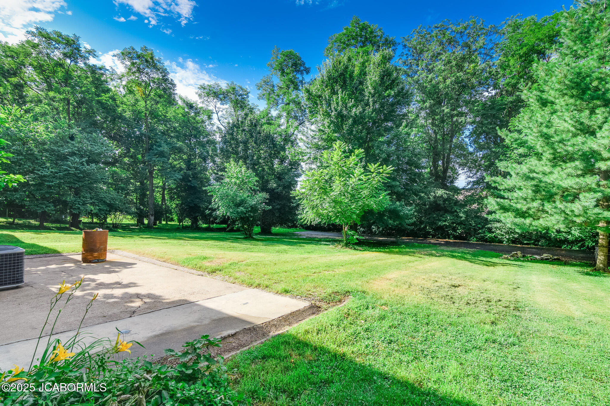 1833 W MCCARTY STREET