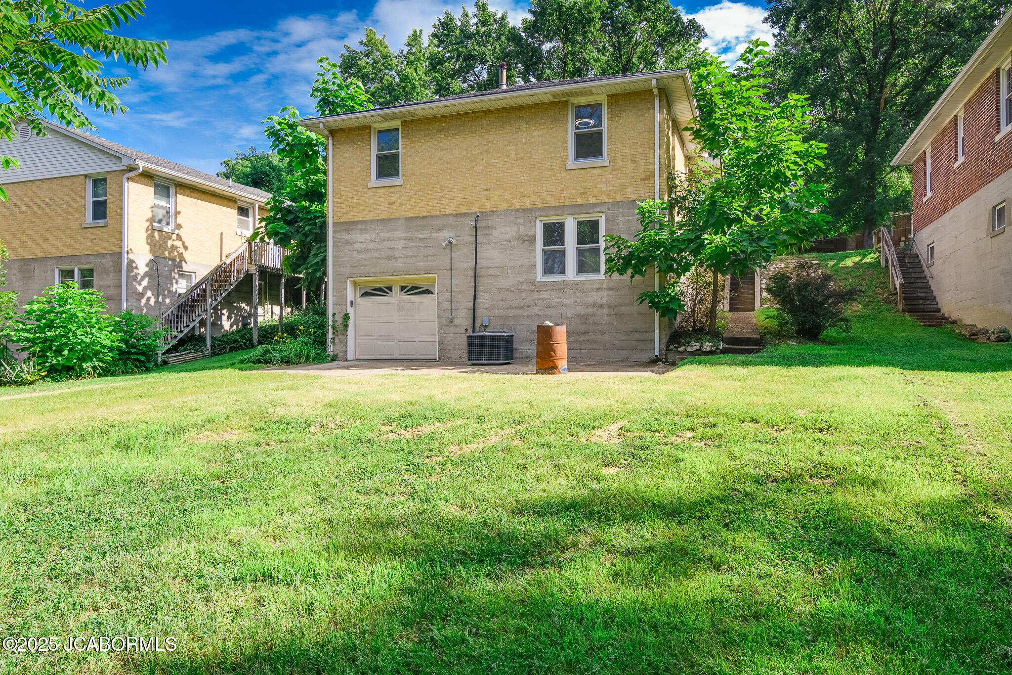 1833 W MCCARTY STREET