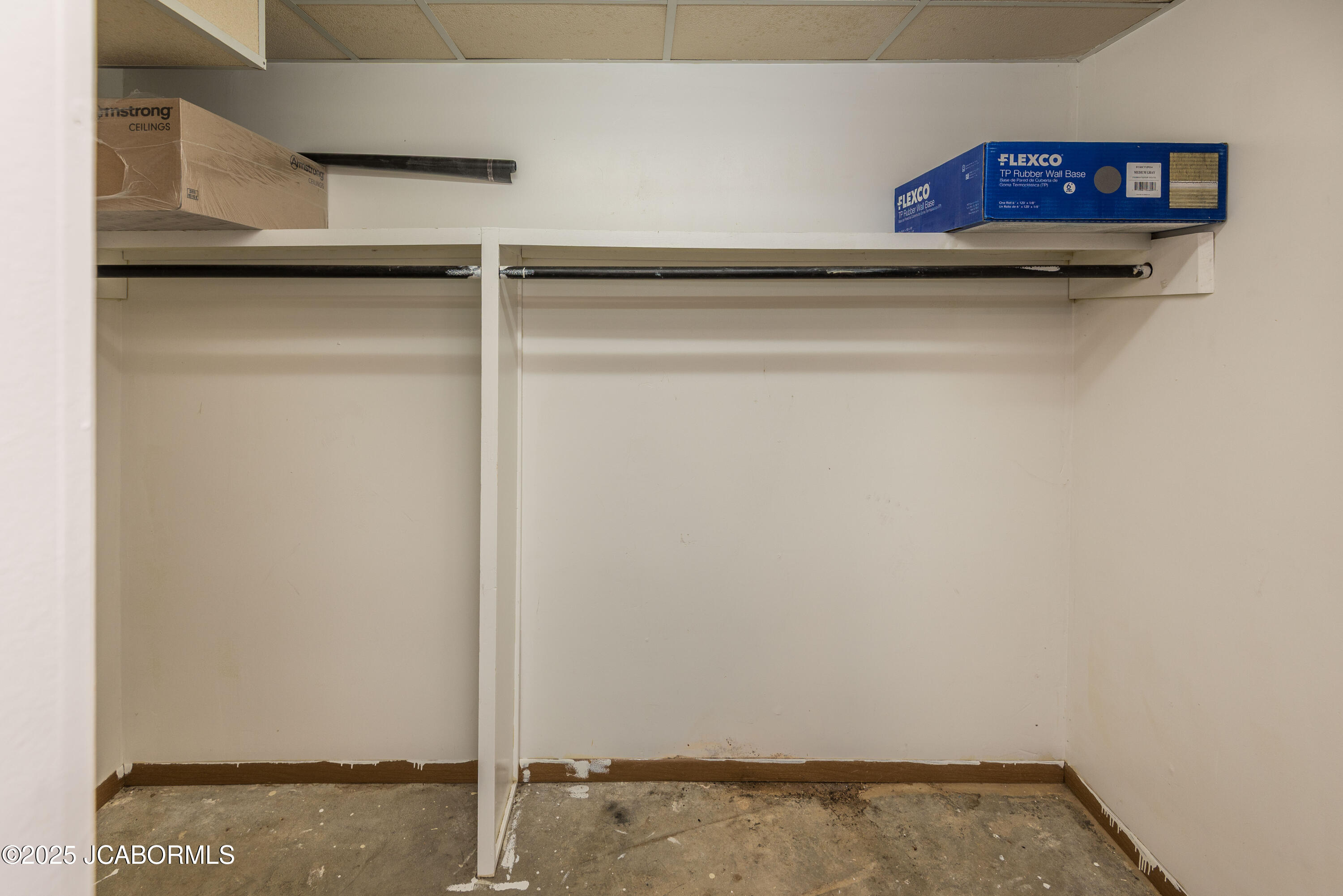 1333 GRANDVIEW DRIVE