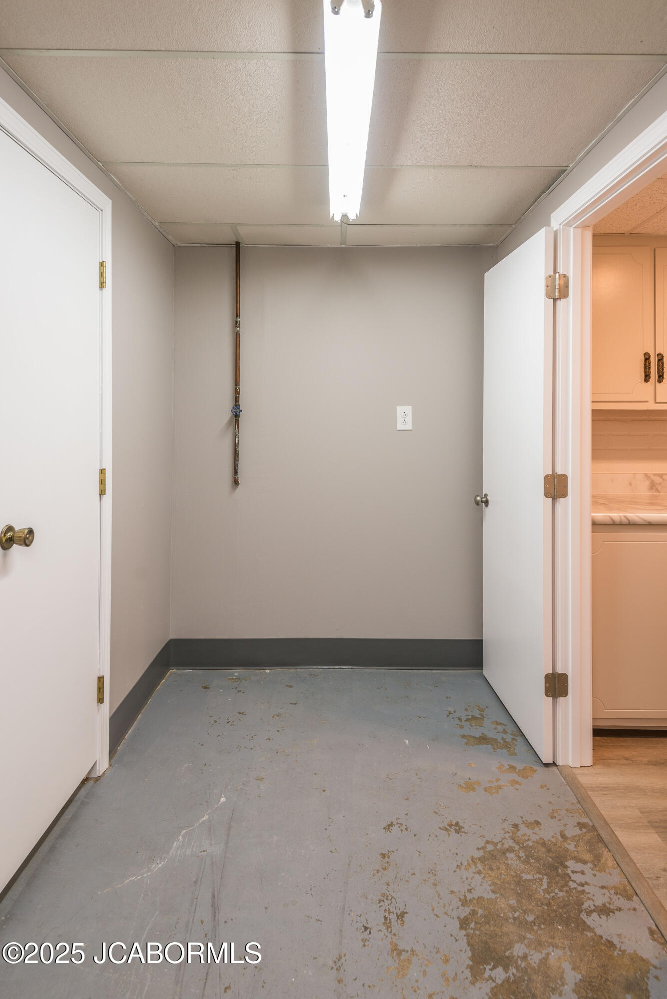 1333 GRANDVIEW DRIVE