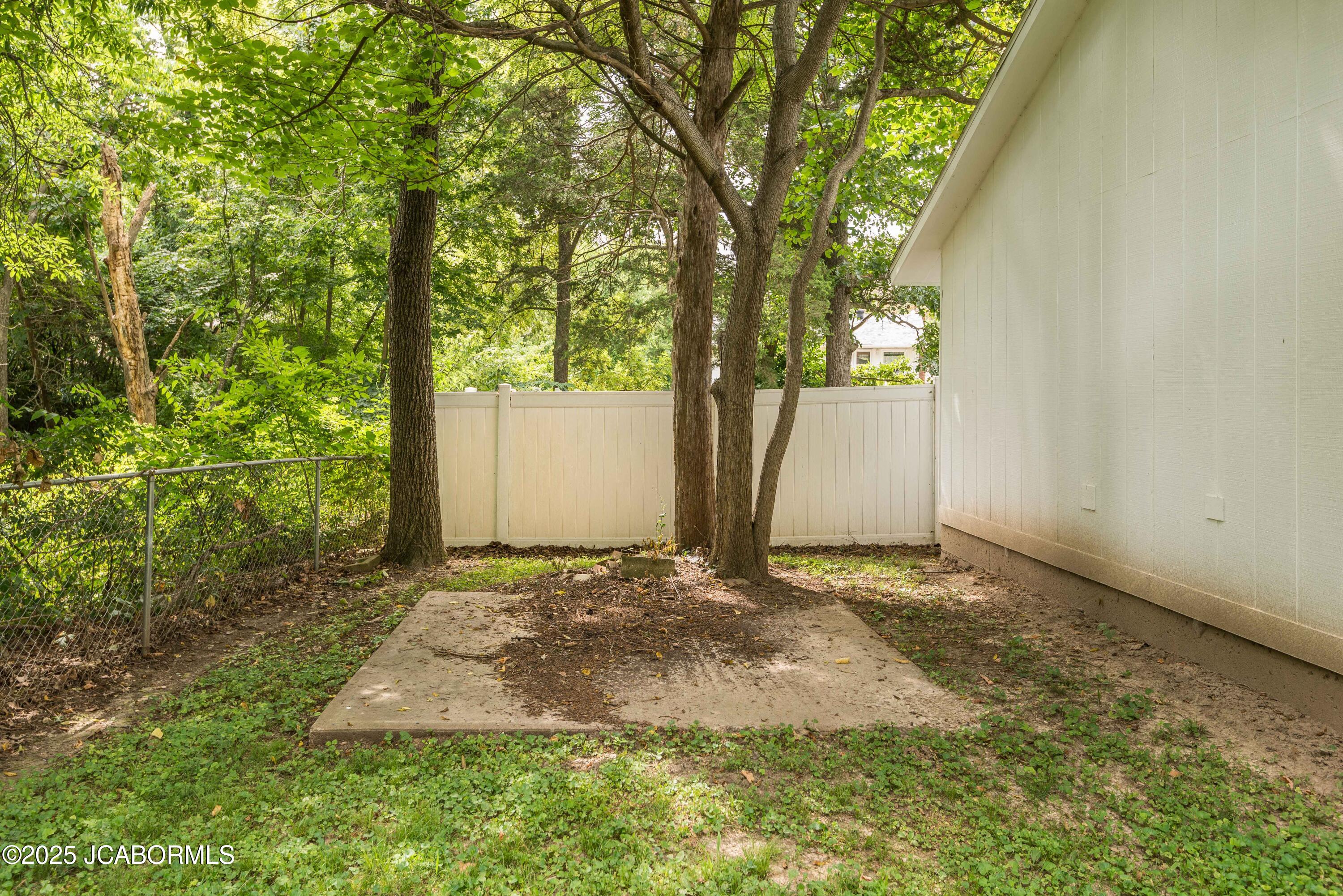 1333 GRANDVIEW DRIVE