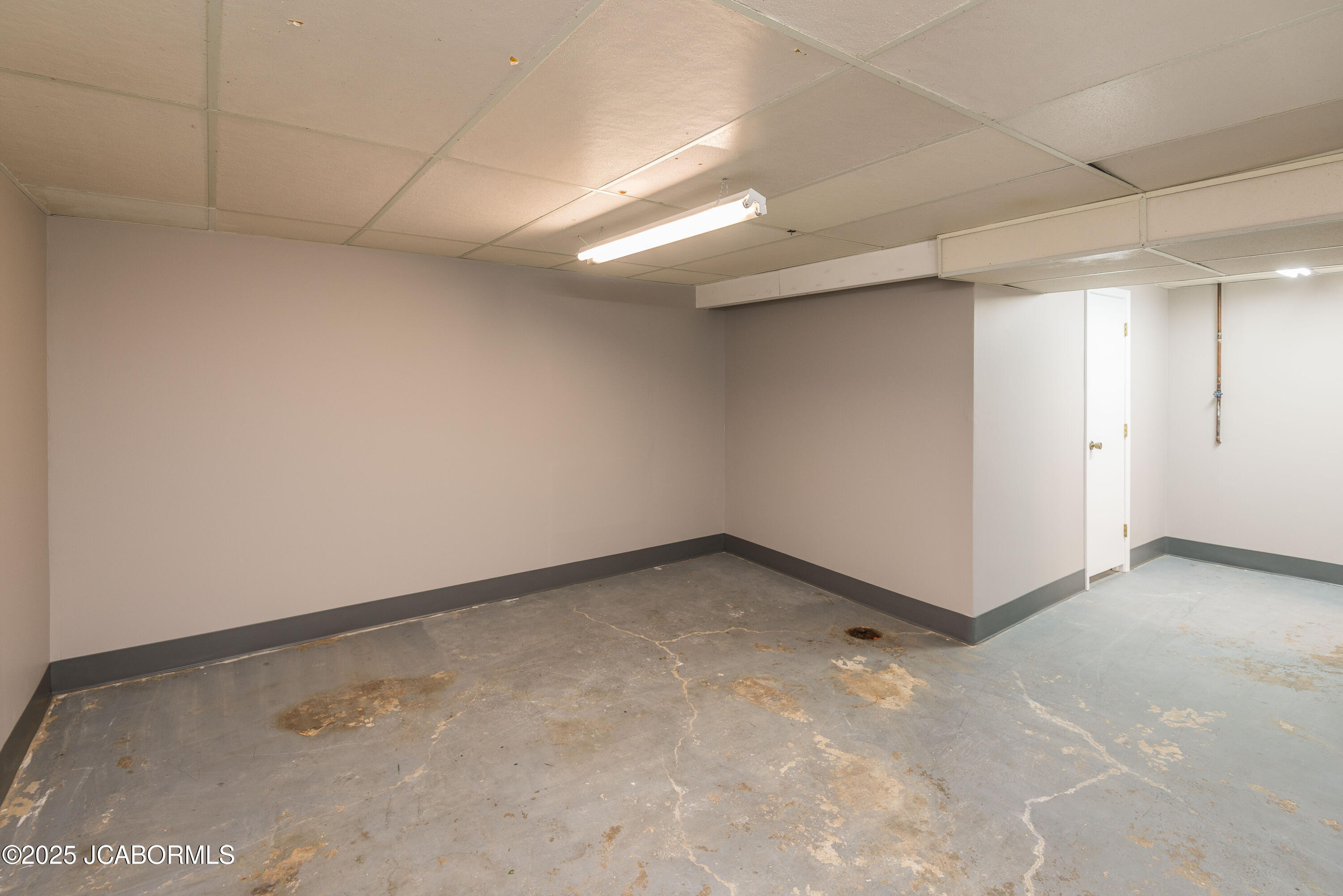 1333 GRANDVIEW DRIVE