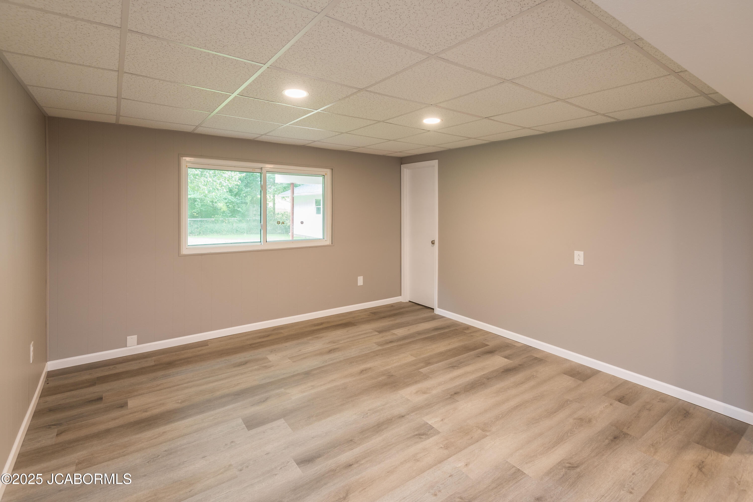 1333 GRANDVIEW DRIVE