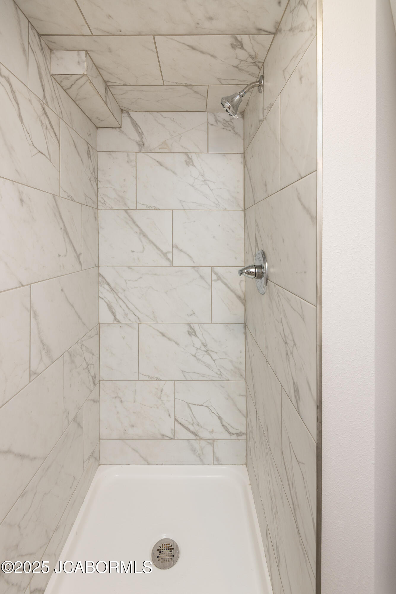 1333 GRANDVIEW DRIVE