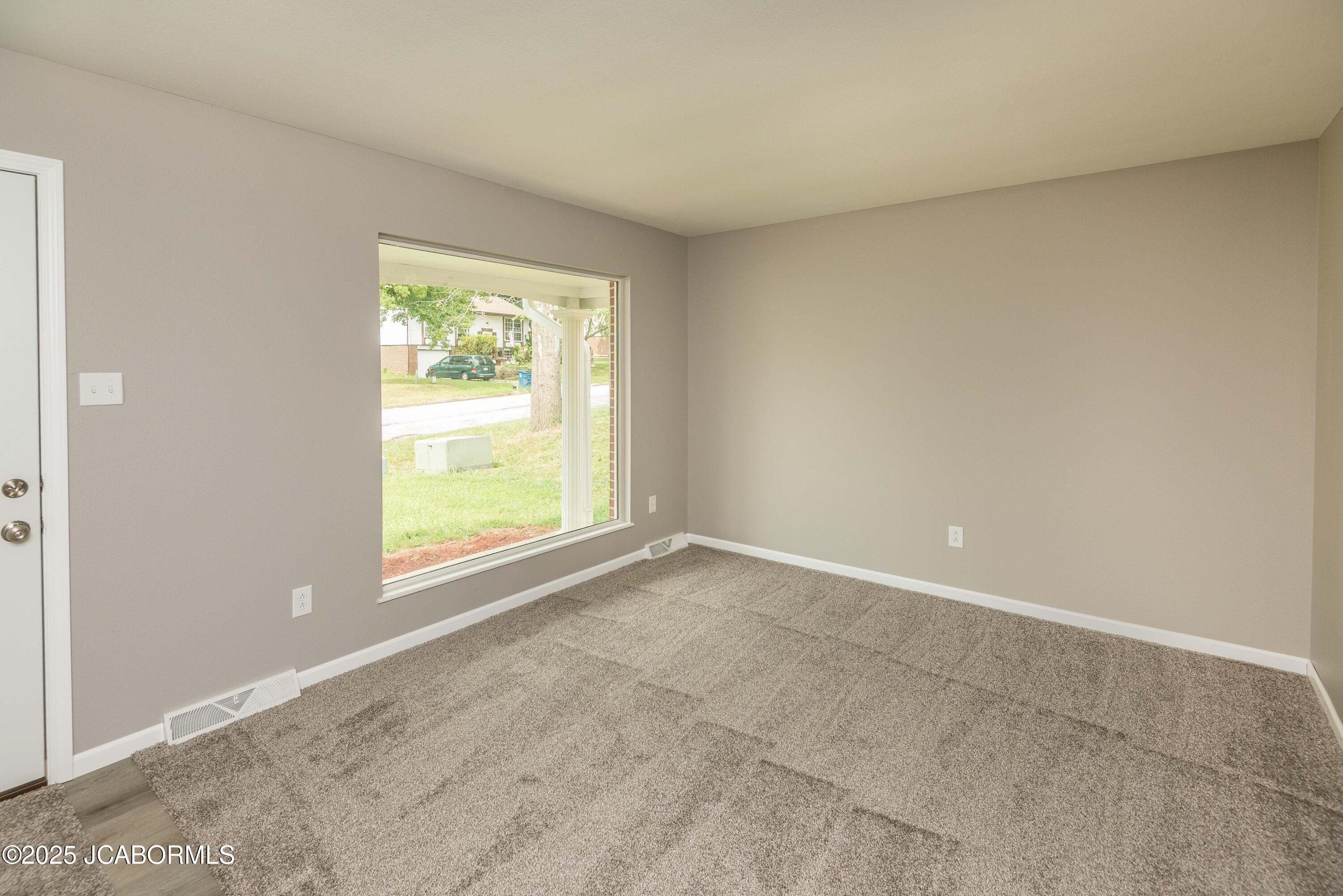 1333 GRANDVIEW DRIVE