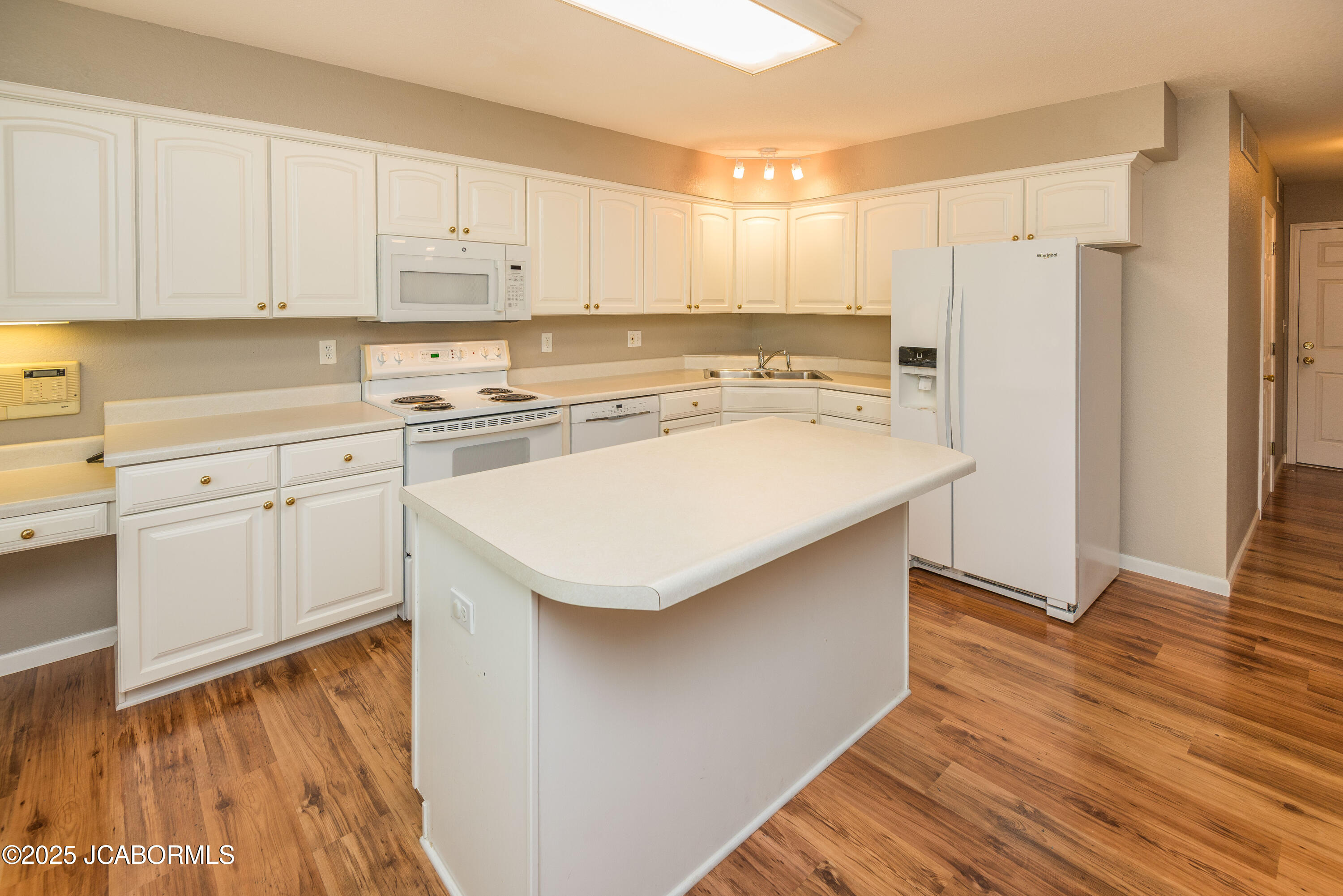 1251 DUANE SWIFT PARKWAY Unit: B