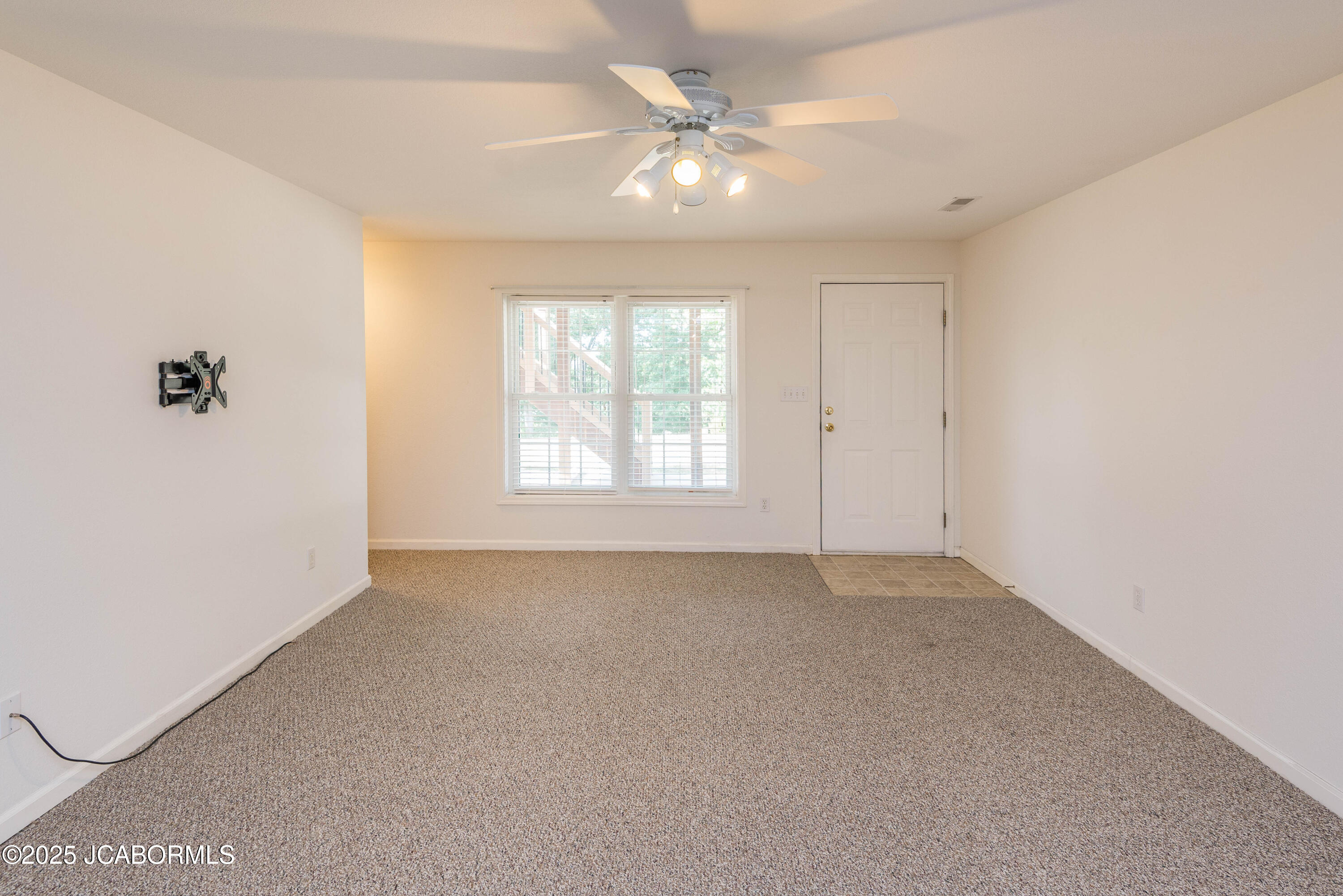 1251 DUANE SWIFT PARKWAY Unit: B