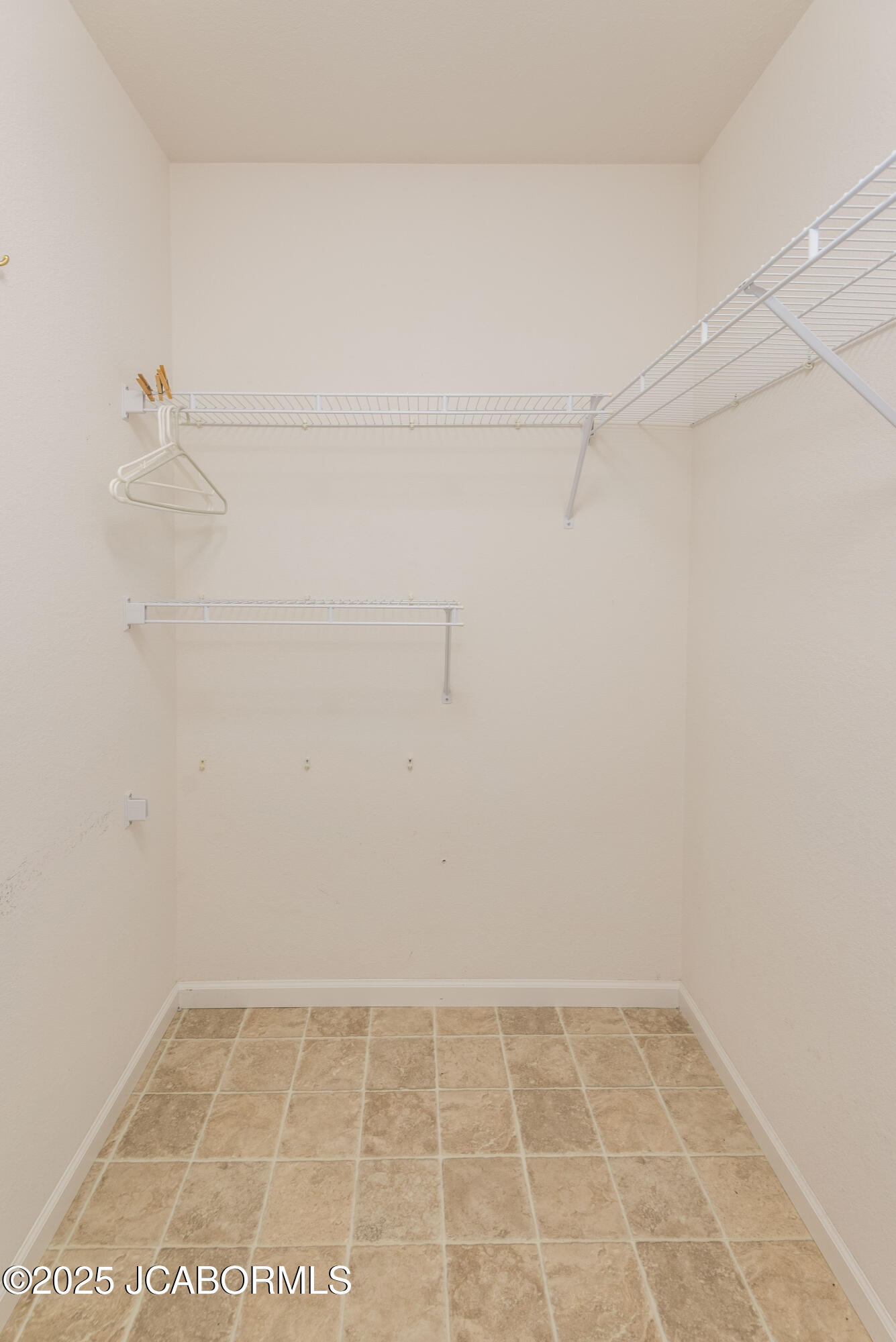 1251 DUANE SWIFT PARKWAY Unit: B