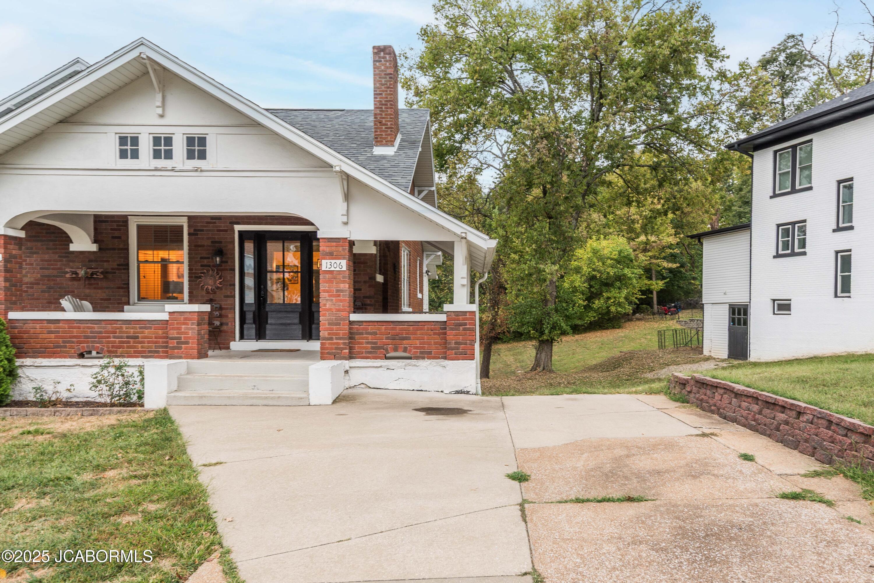 1306 MORELAND AVENUE