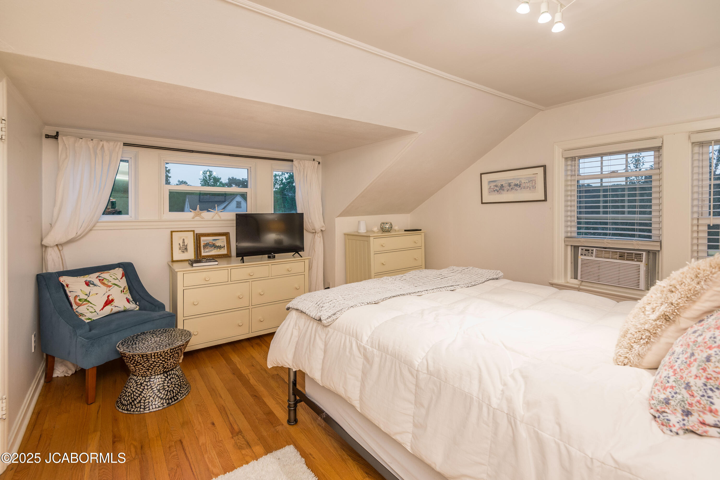 1306 MORELAND AVENUE