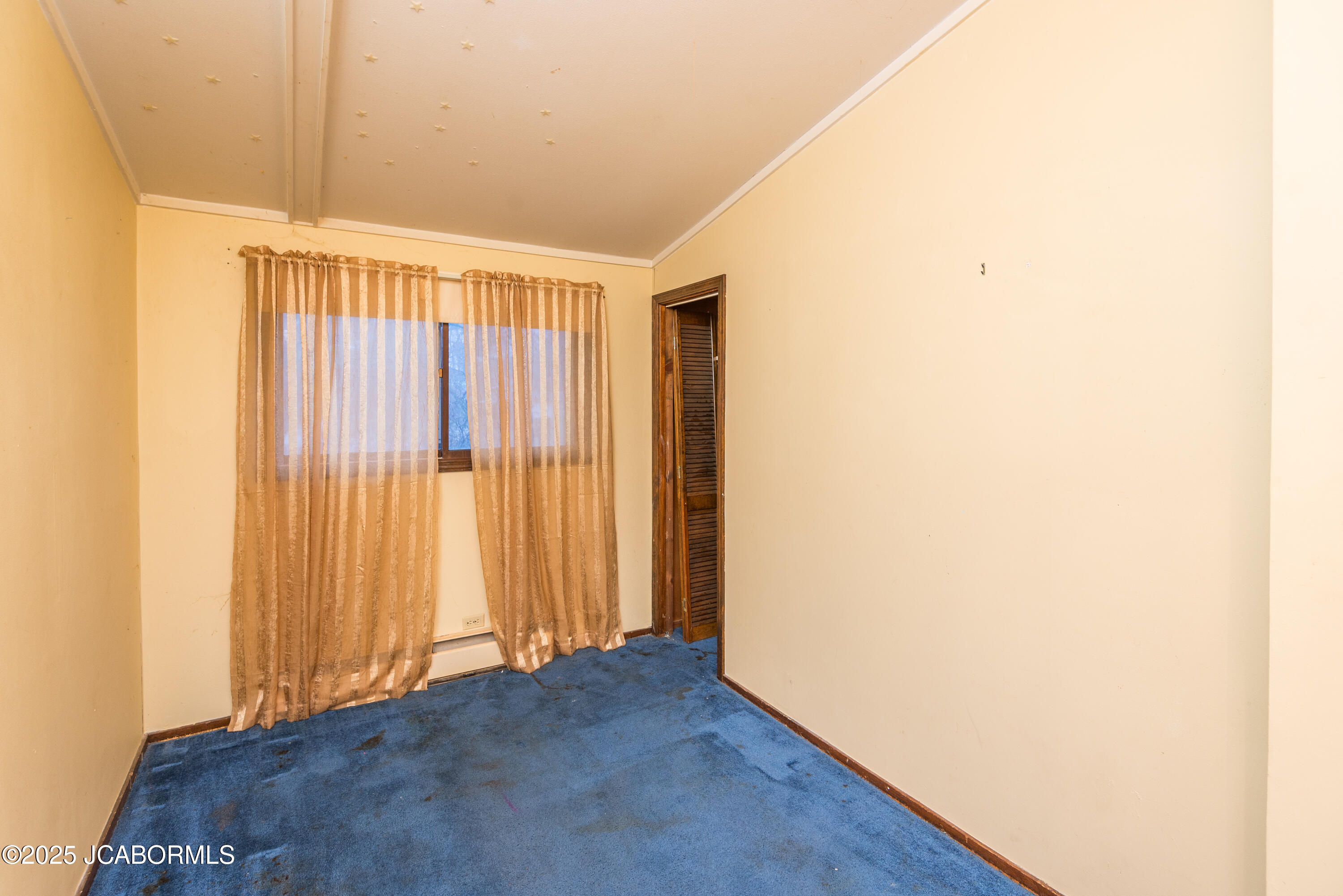 118 VALLEY VIEW DRIVE