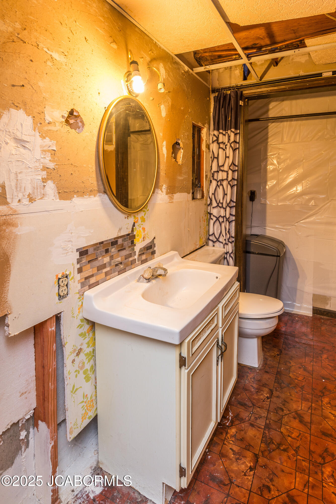 118 VALLEY VIEW DRIVE