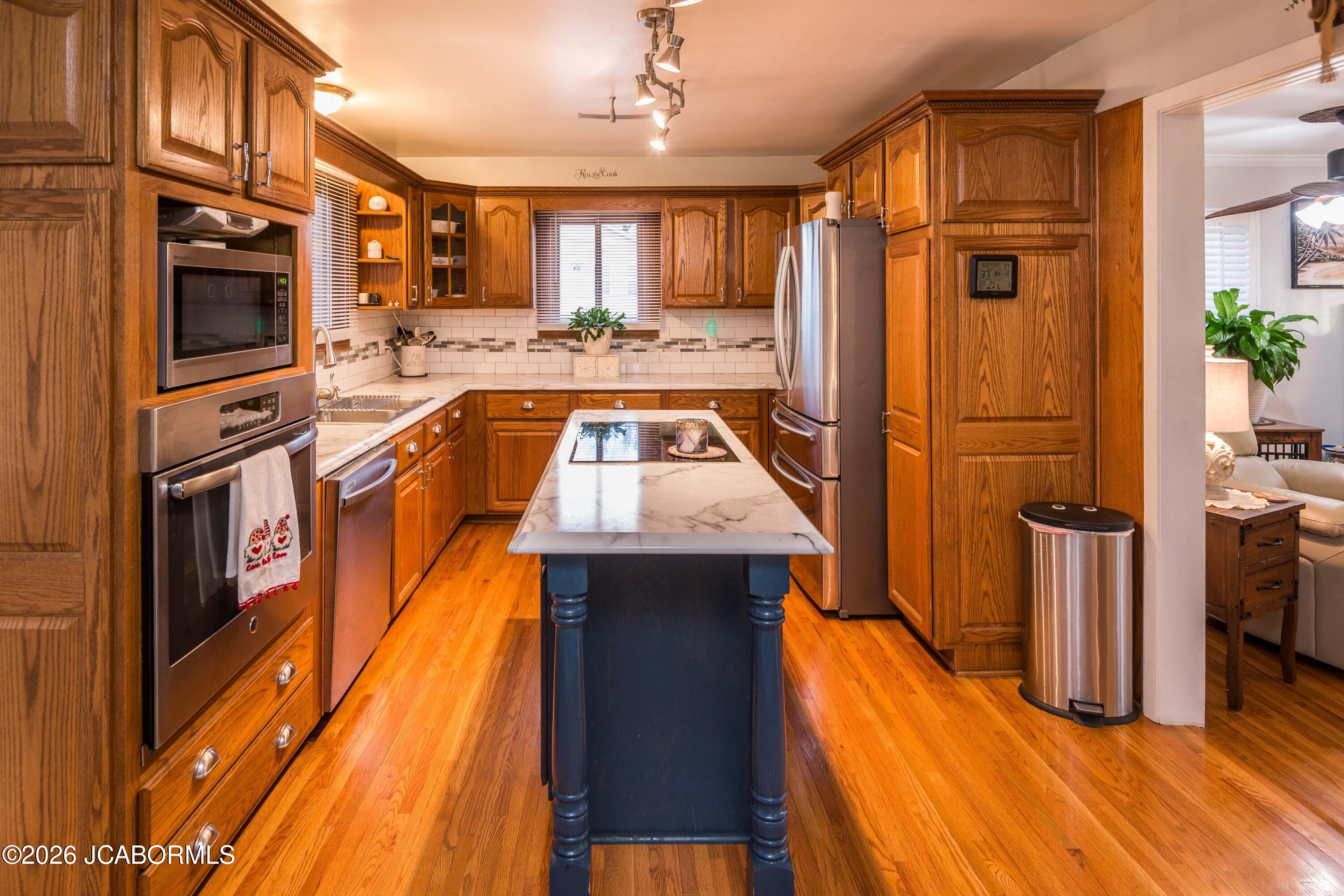 2922 S TEN MILE DRIVE