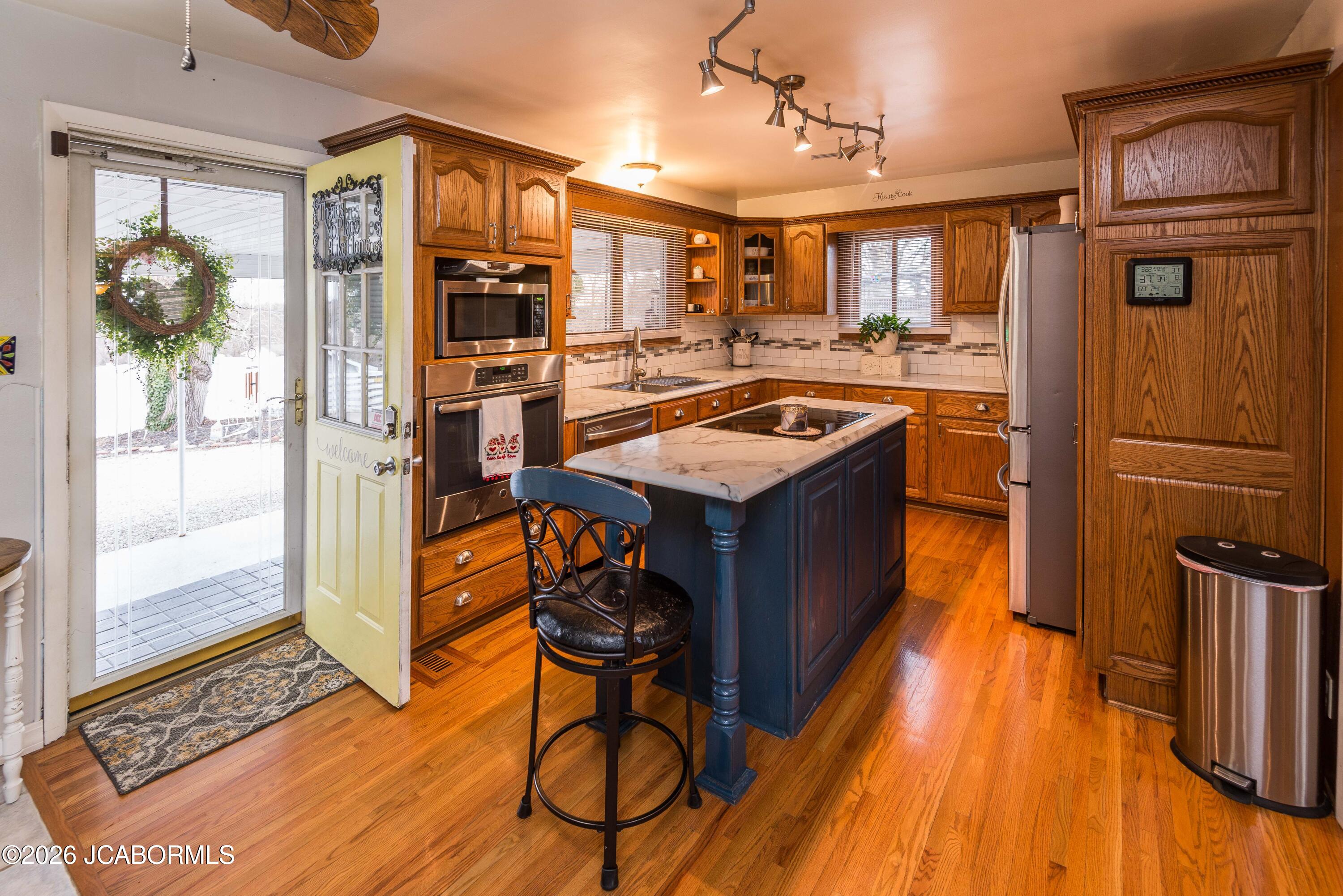 2922 S TEN MILE DRIVE