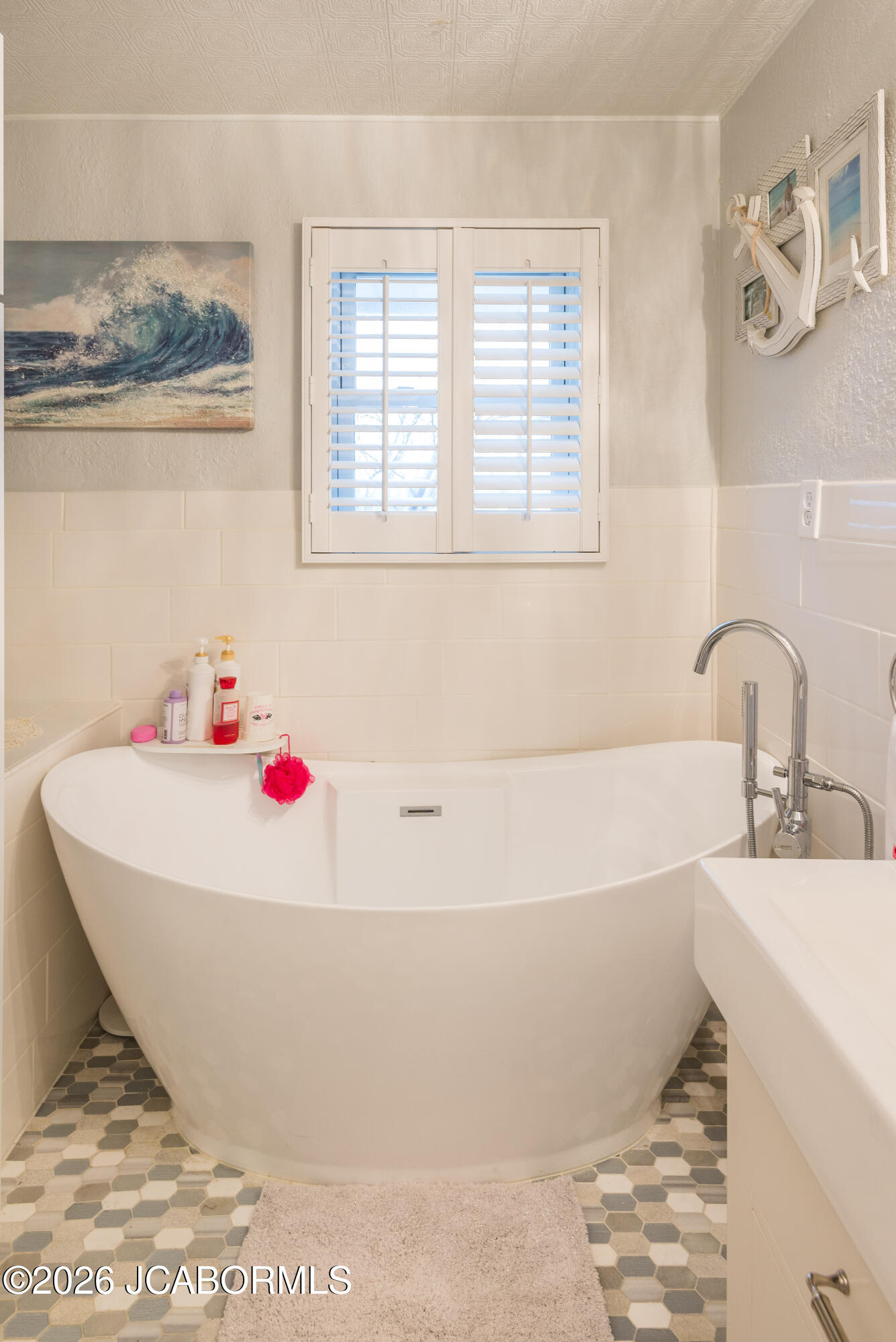 2922 S TEN MILE DRIVE