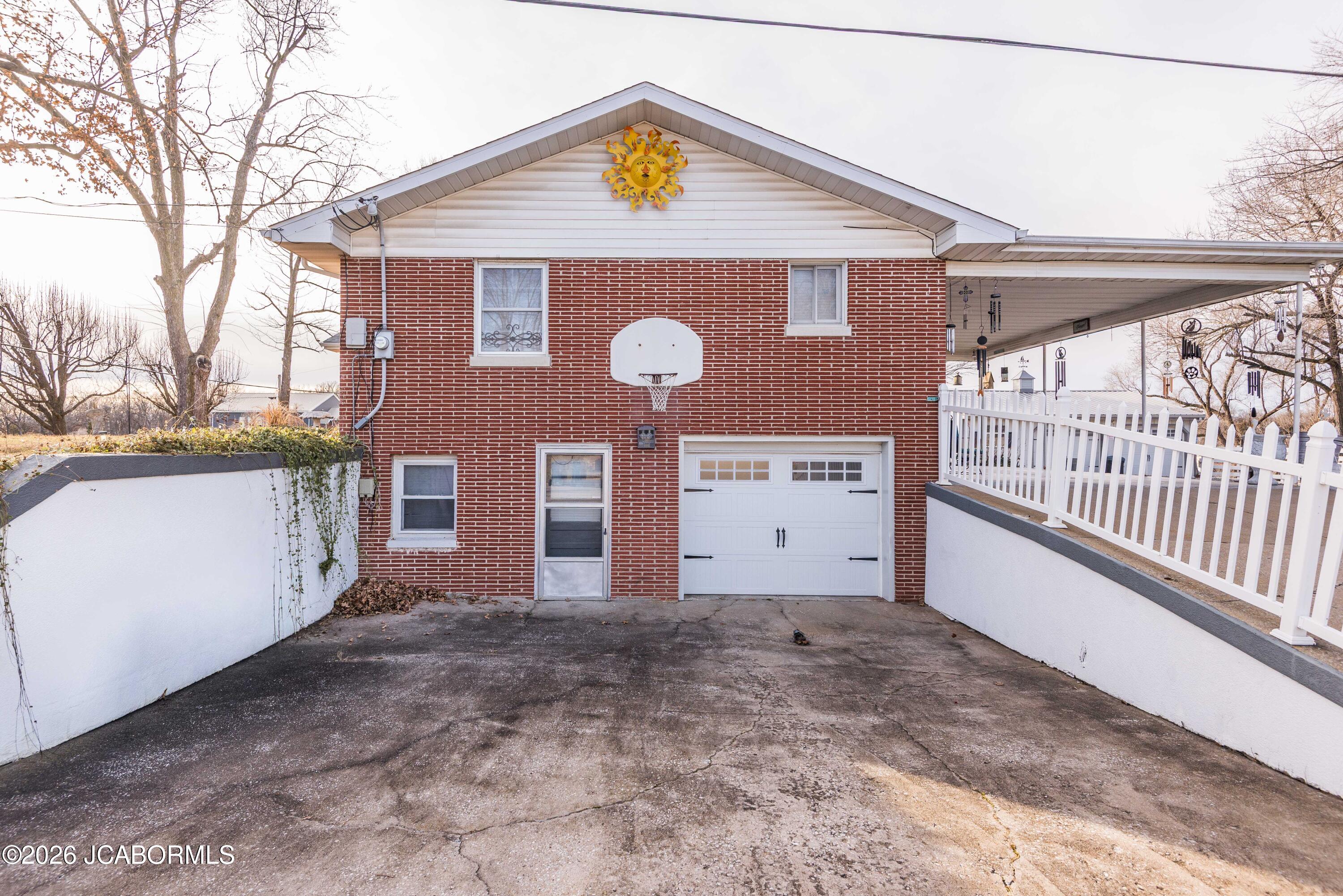 2922 S TEN MILE DRIVE