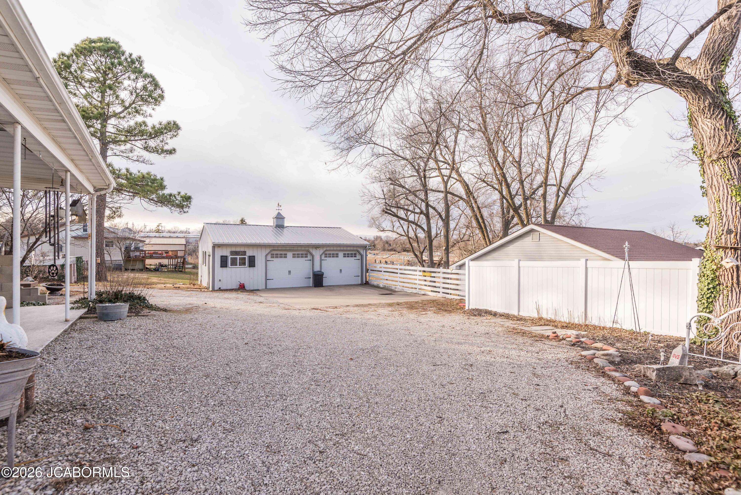 2922 S TEN MILE DRIVE