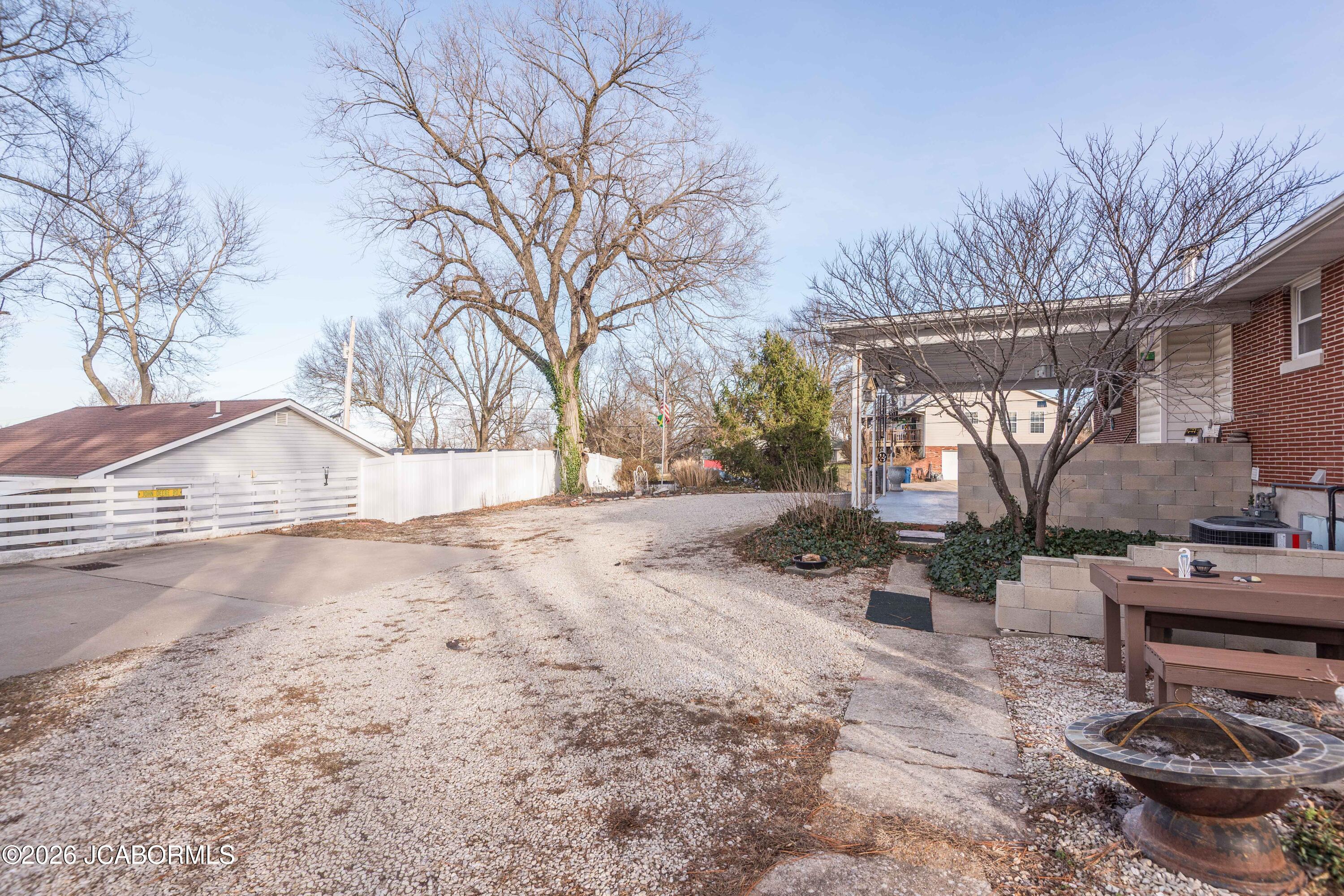 2922 S TEN MILE DRIVE