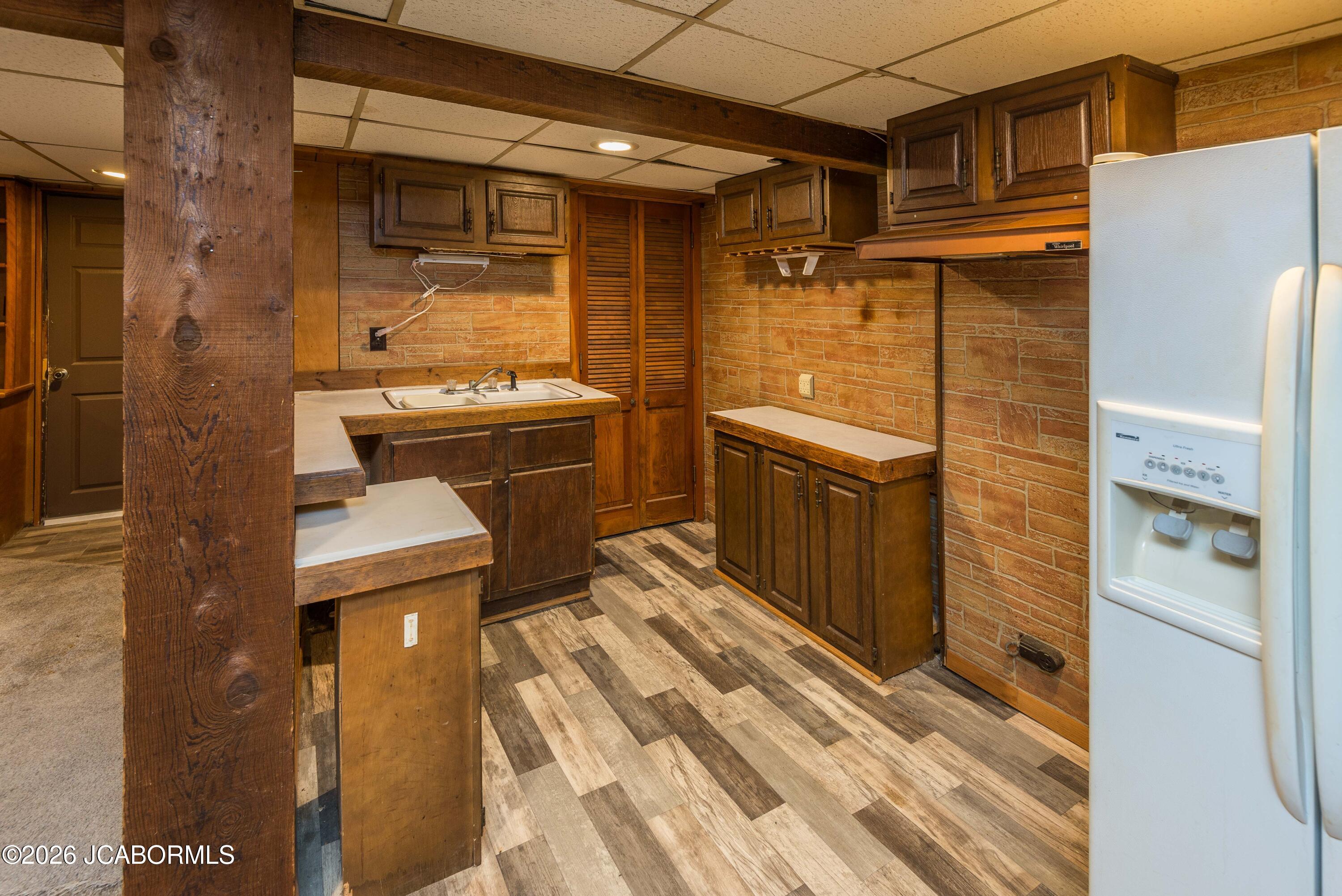 2922 S TEN MILE DRIVE