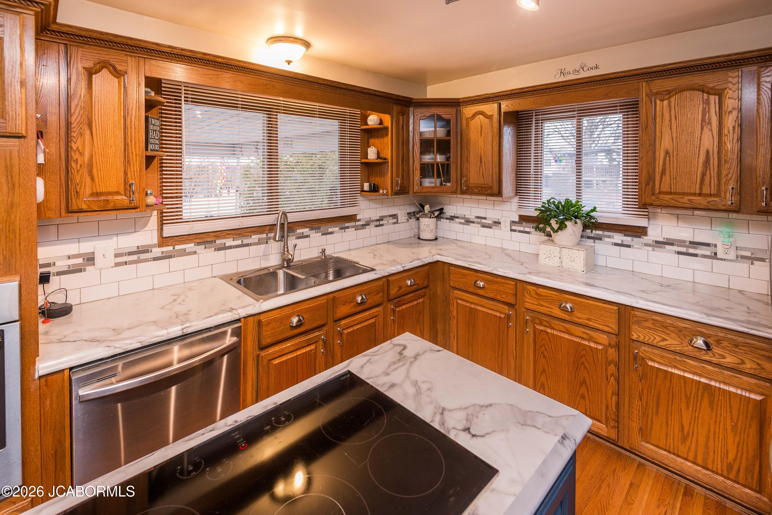 2922 S TEN MILE DRIVE