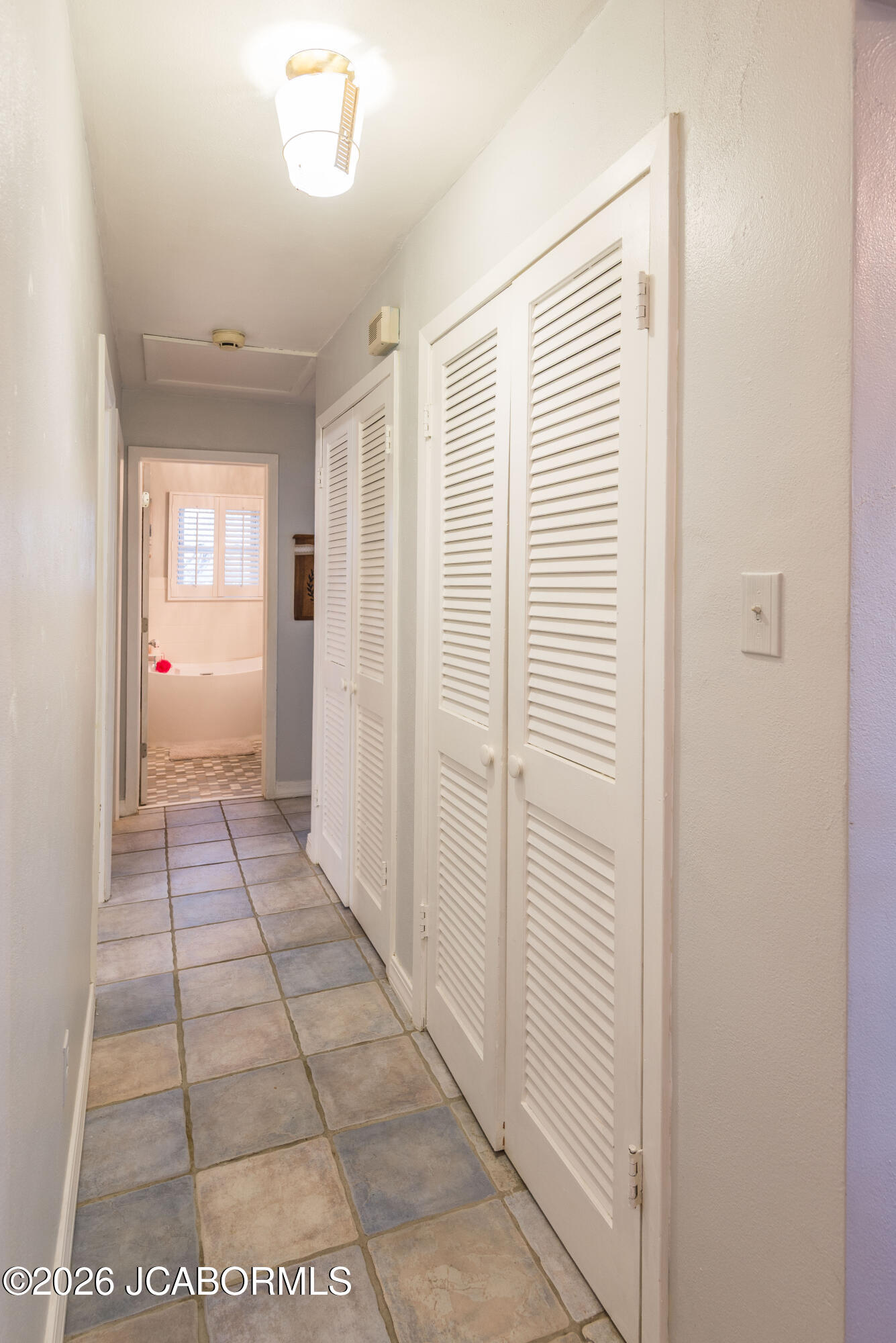 2922 S TEN MILE DRIVE